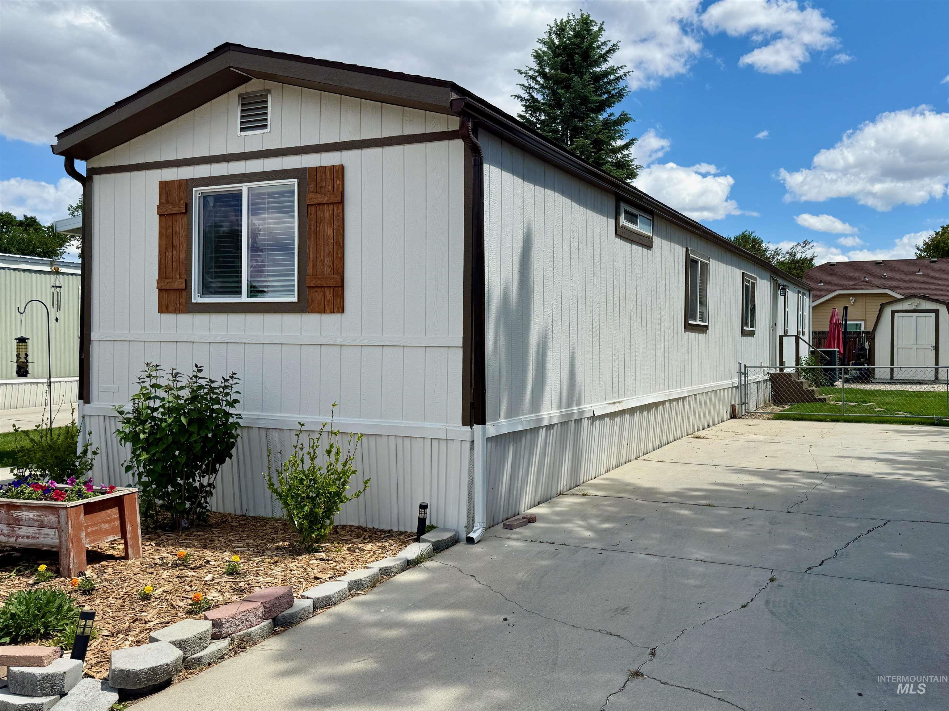 5244 N North Glen Ln, Boise, Idaho 83714, 2 Bedrooms, 2 Bathrooms, Residential For Sale, Price $74,900, 98986941