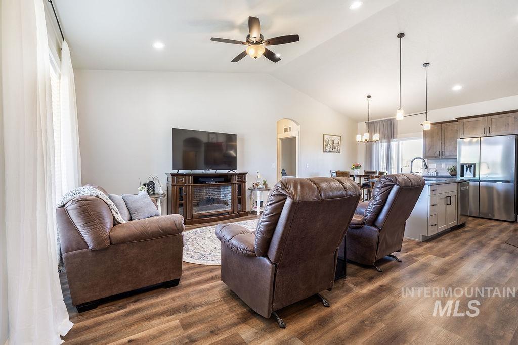 330 Wood Rose Way, Wilder, Idaho 83676, 3 Bedrooms, 2 Bathrooms, Residential For Sale, Price $382,990, 98986946