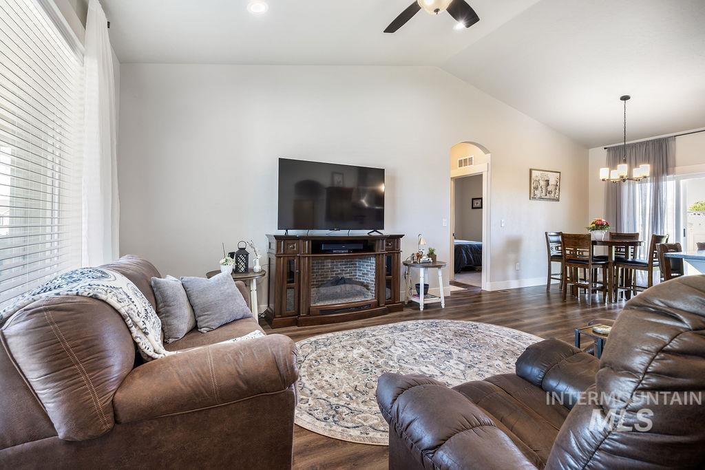 330 Wood Rose Way, Wilder, Idaho 83676, 3 Bedrooms, 2 Bathrooms, Residential For Sale, Price $382,990, 98986946