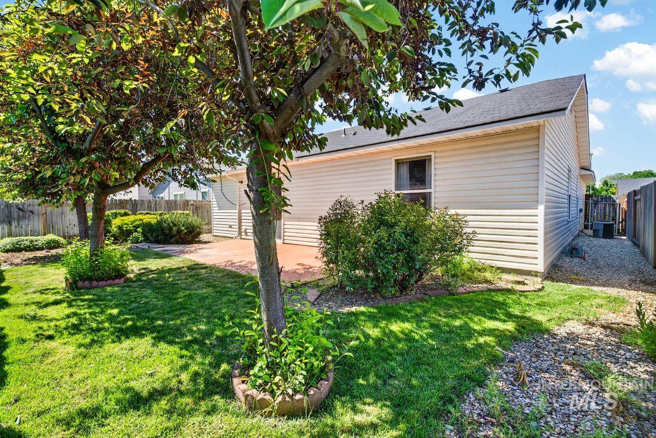 4306 S Glenmere Way, Meridian, Idaho 83642, 3 Bedrooms, 2 Bathrooms, Residential For Sale, Price $425,000, 98986947
