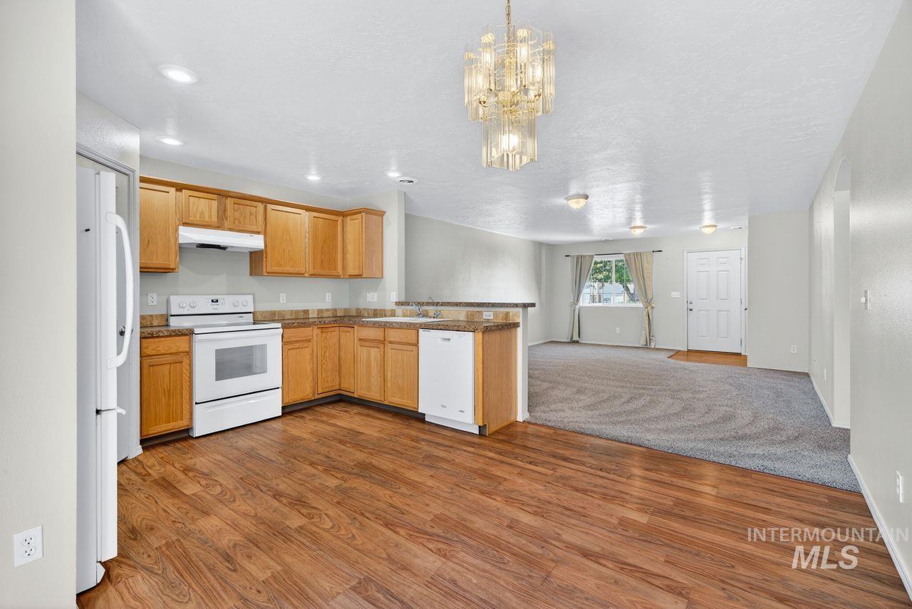 4306 S Glenmere Way, Meridian, Idaho 83642, 3 Bedrooms, 2 Bathrooms, Residential For Sale, Price $425,000, 98986947