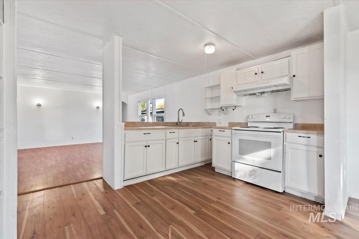 571 Caldwell Blvd, Nampa, Idaho 83651, 2 Bedrooms, 1 Bathroom, Residential For Sale, Price $55,000, 98986951
