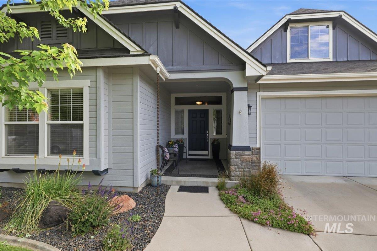 1050 E Legacy View Dr, Meridian, Idaho 83646, 3 Bedrooms, 2 Bathrooms, Residential For Sale, Price $579,000, 98986954