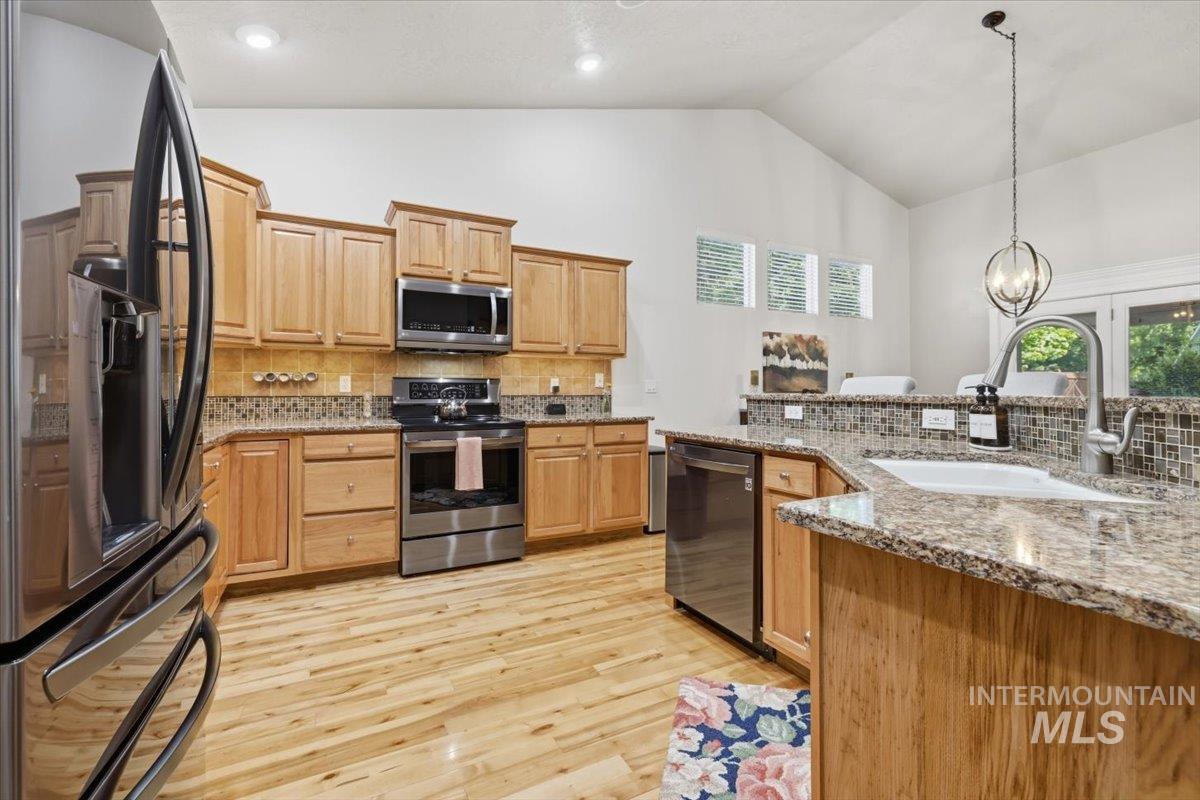 1050 E Legacy View Dr, Meridian, Idaho 83646, 3 Bedrooms, 2 Bathrooms, Residential For Sale, Price $579,000, 98986954