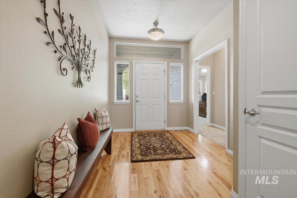 1050 E Legacy View Dr, Meridian, Idaho 83646, 3 Bedrooms, 2 Bathrooms, Residential For Sale, Price $579,000, 98986954