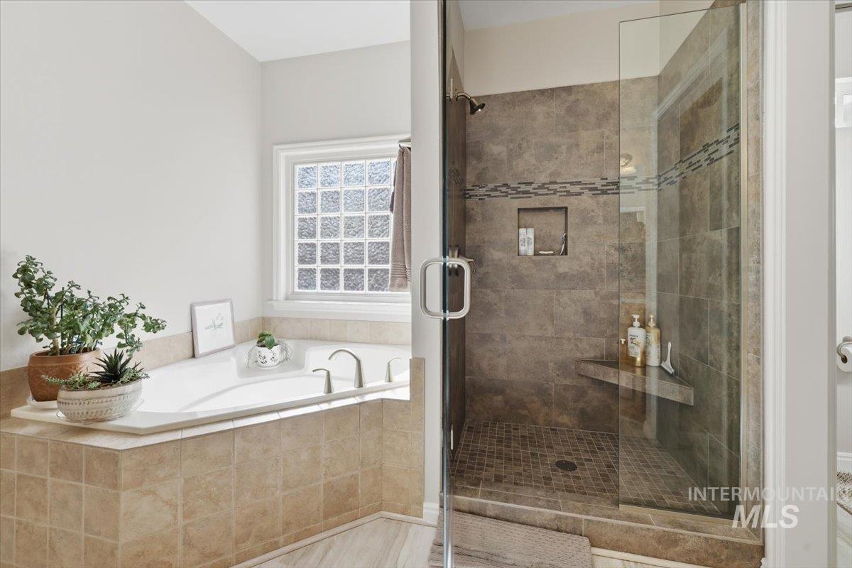 1050 E Legacy View Dr, Meridian, Idaho 83646, 3 Bedrooms, 2 Bathrooms, Residential For Sale, Price $579,000, 98986954