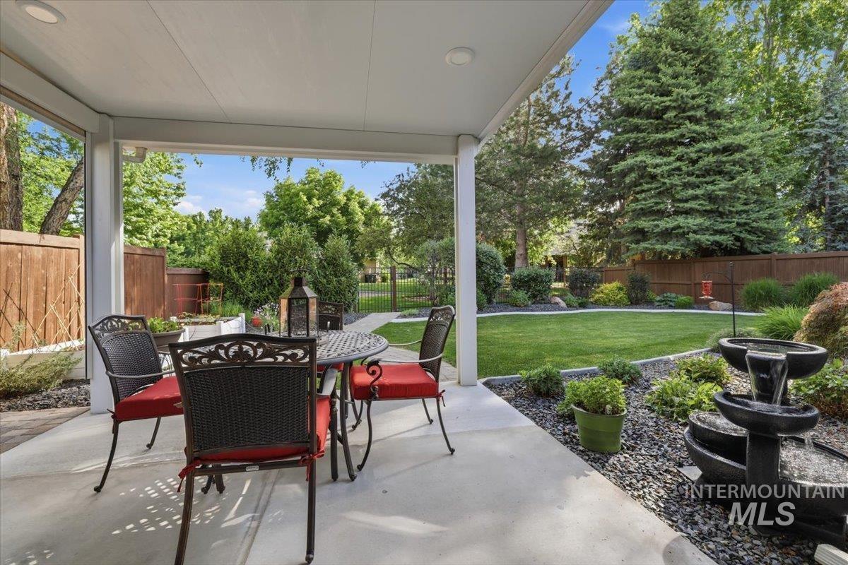 1050 E Legacy View Dr, Meridian, Idaho 83646, 3 Bedrooms, 2 Bathrooms, Residential For Sale, Price $579,000, 98986954