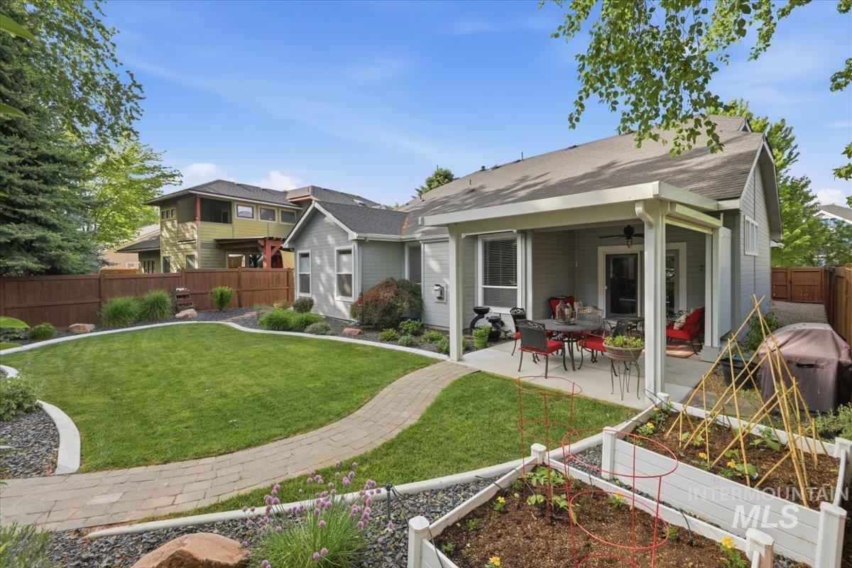 1050 E Legacy View Dr, Meridian, Idaho 83646, 3 Bedrooms, 2 Bathrooms, Residential For Sale, Price $579,000, 98986954