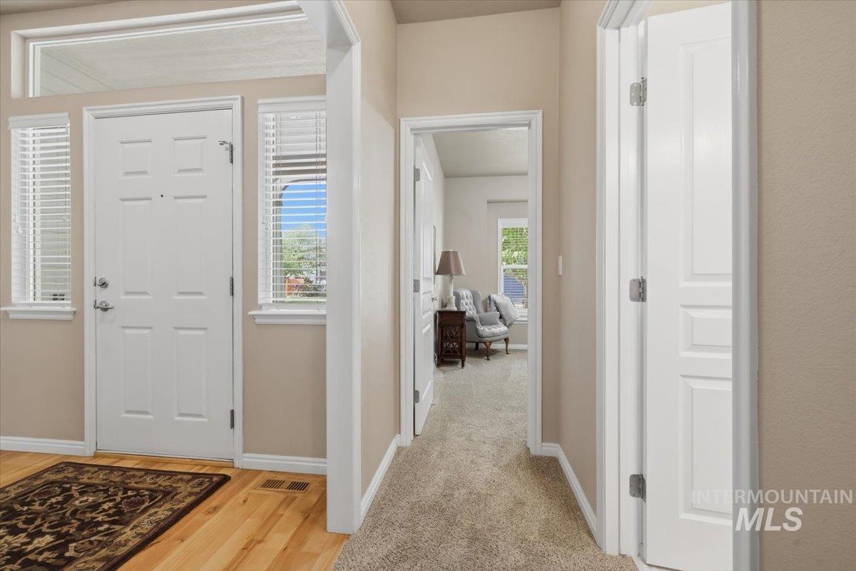 1050 E Legacy View Dr, Meridian, Idaho 83646, 3 Bedrooms, 2 Bathrooms, Residential For Sale, Price $579,000, 98986954