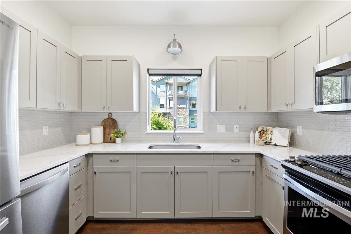 500 E Trackstand Ln, Garden City, Idaho 83714, 2 Bedrooms, 2 Bathrooms, Residential For Sale, Price $485,000, 98986956