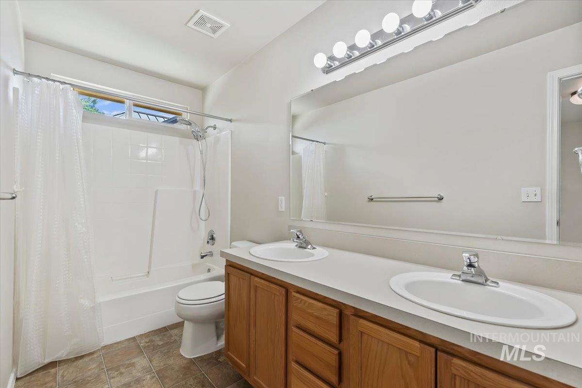 810 W Richmond St, Boise, Idaho 83706-4752, 3 Bedrooms, 2 Bathrooms, Residential For Sale, Price $439,000, 98986958
