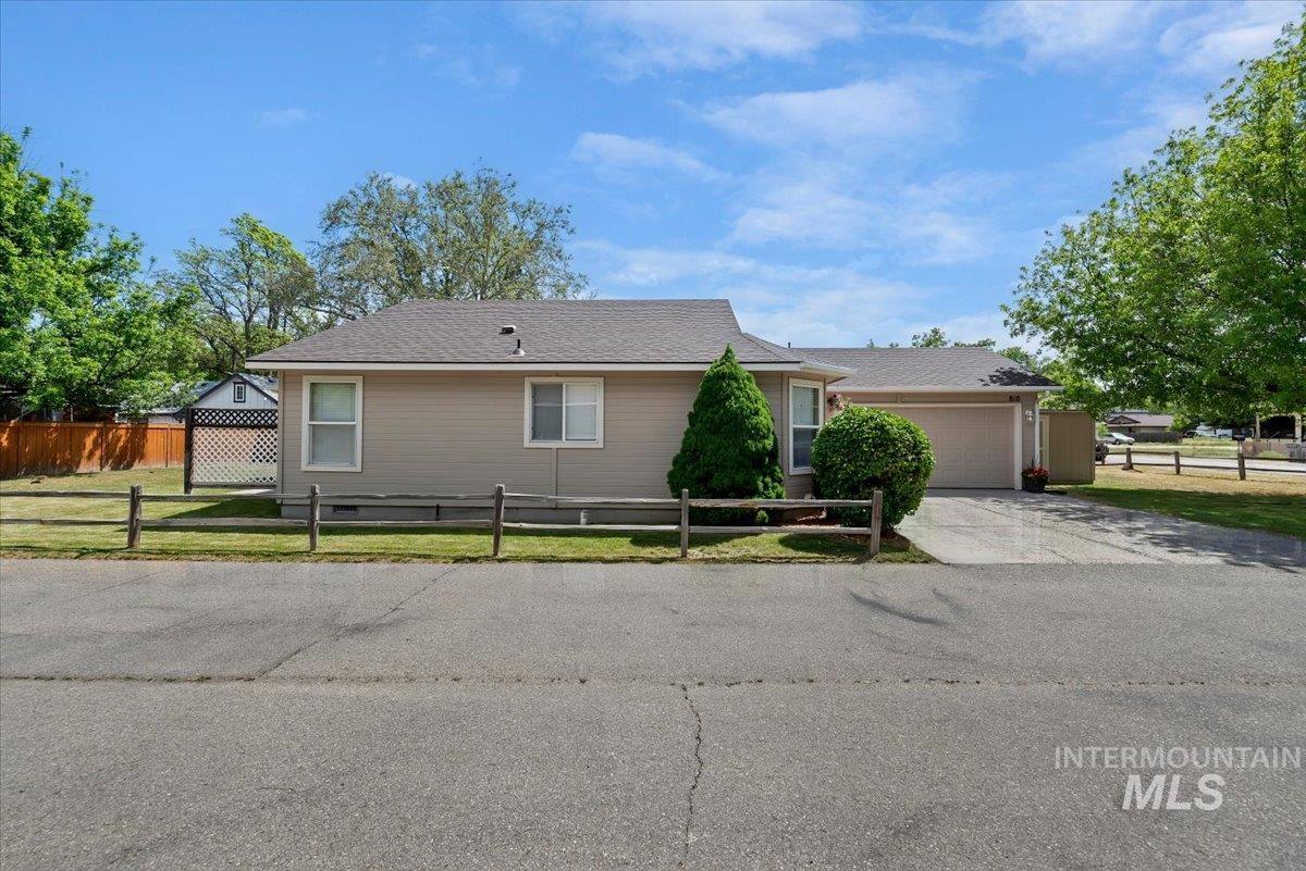 810 W Richmond St, Boise, Idaho 83706-4752, 3 Bedrooms, 2 Bathrooms, Residential For Sale, Price $439,000, 98986958