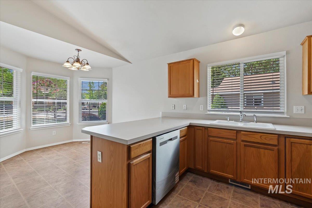 810 W Richmond St, Boise, Idaho 83706-4752, 3 Bedrooms, 2 Bathrooms, Residential For Sale, Price $439,000, 98986958