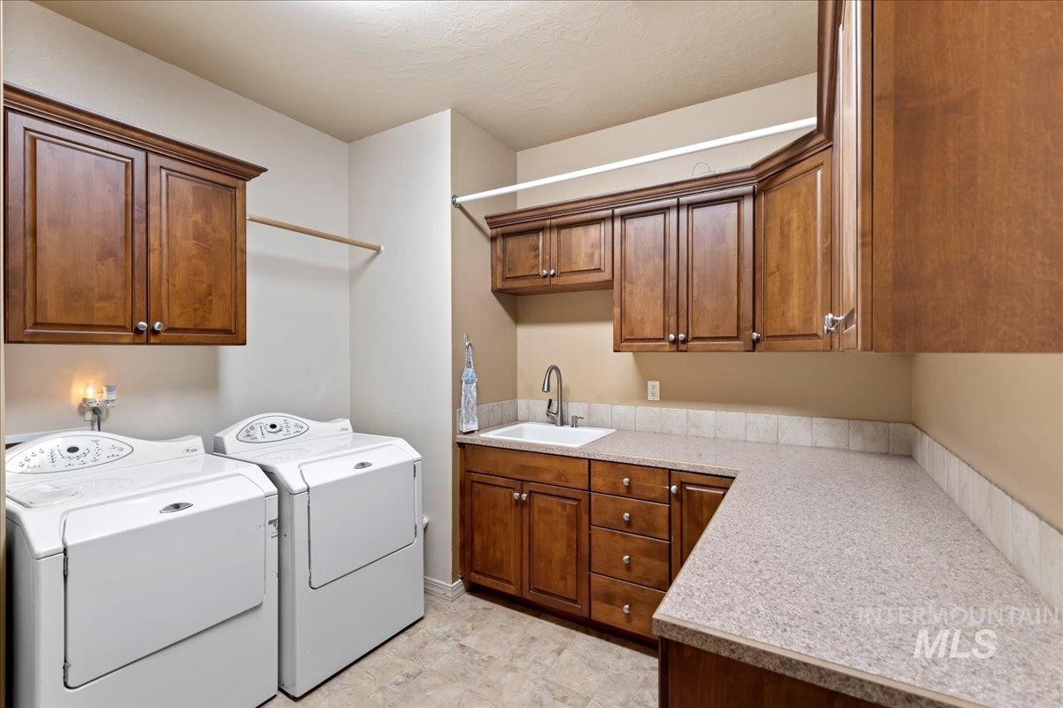 2151 W Teano, Meridian, Idaho 83646, 6 Bedrooms, 3 Bathrooms, Residential For Sale, Price $819,000, 98986959