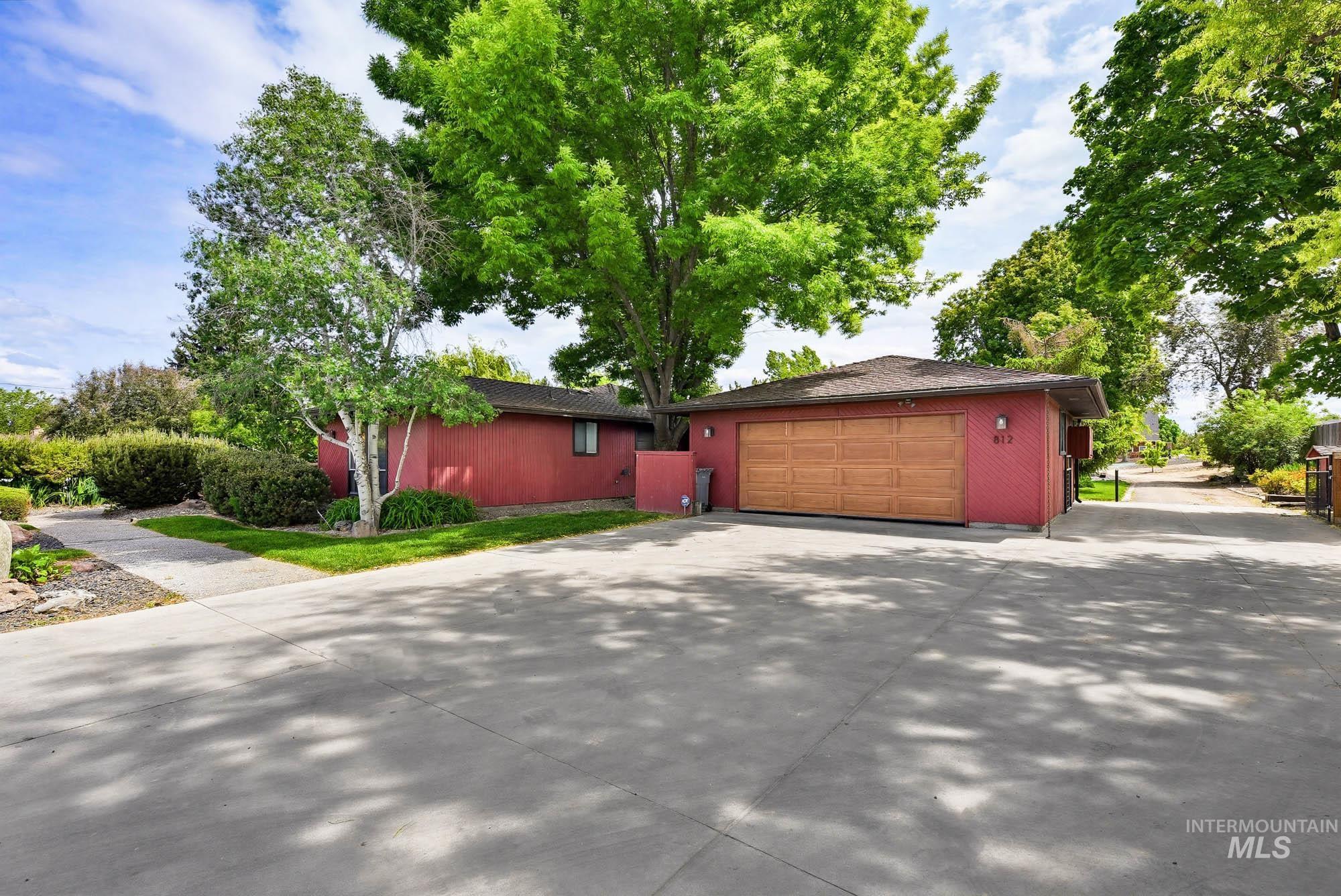 812 E Linden St, Caldwell, Idaho 83605, 4 Bedrooms, 2.5 Bathrooms, Residential For Sale, Price $739,000, 98986964