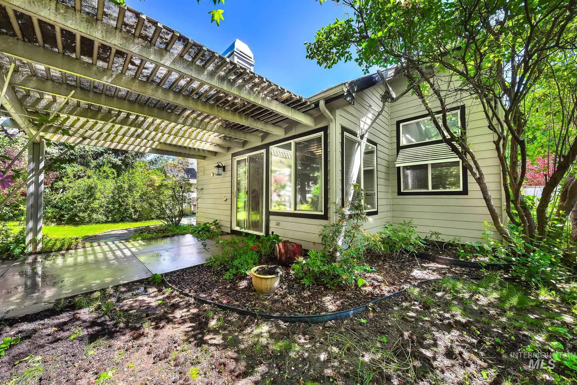5081 N Marsh Ave, Garden City, Idaho 83714, 3 Bedrooms, 2.5 Bathrooms, Residential For Sale, Price $611,000, 98986971