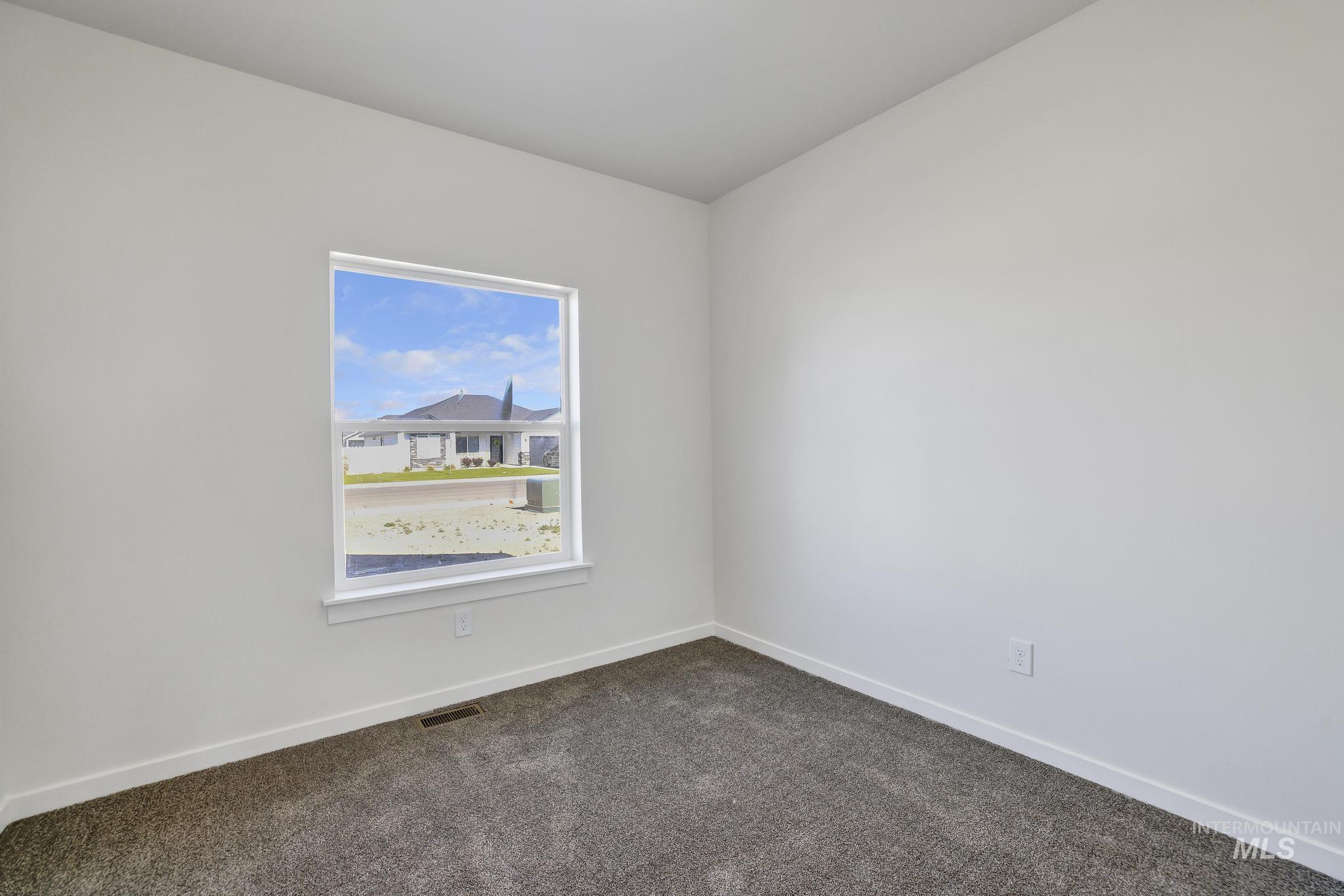 2010 Regan St, Jerome, Idaho 83338-1600, 4 Bedrooms, 2 Bathrooms, Residential For Sale, Price $399,900, 98986973