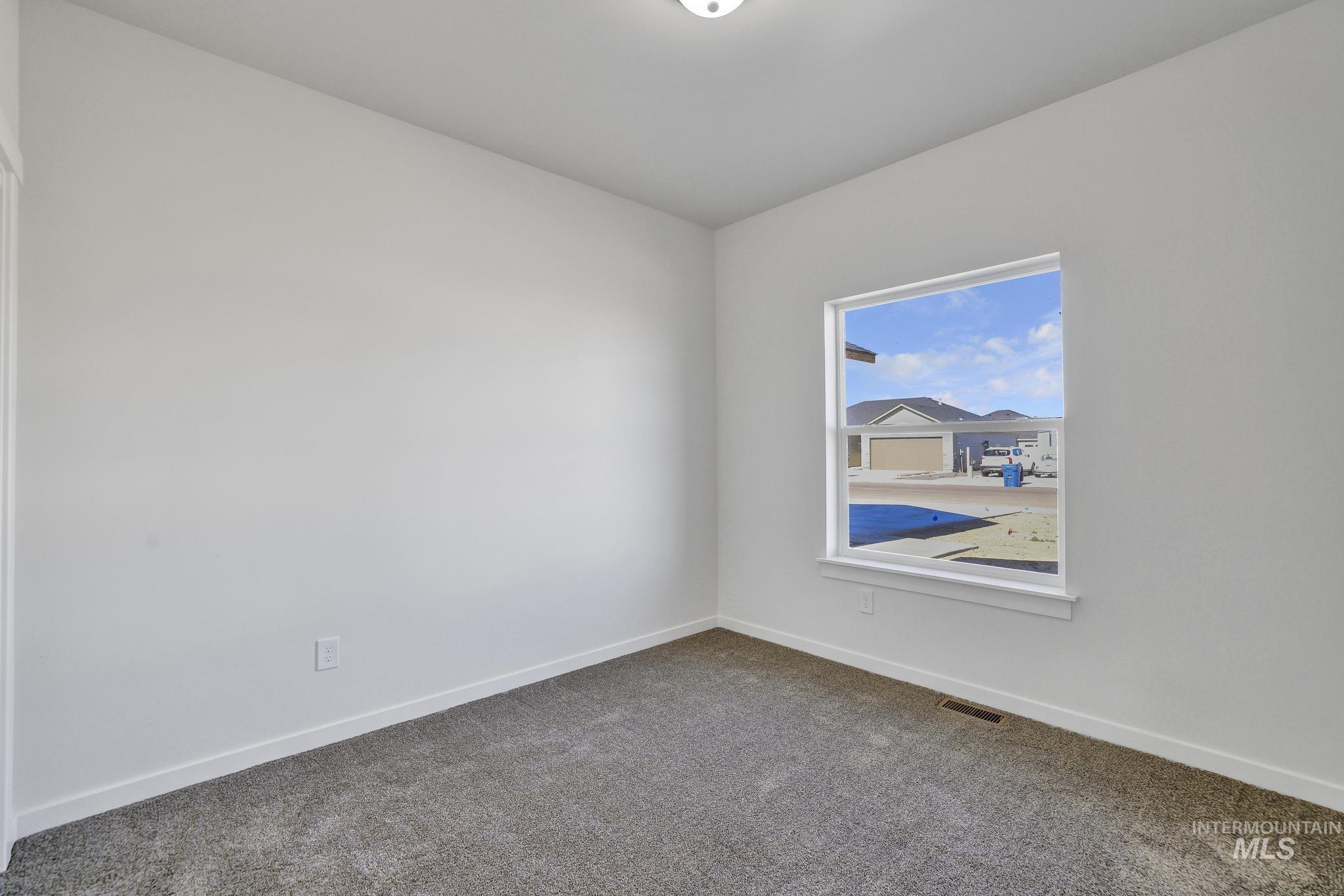 2010 Regan St, Jerome, Idaho 83338-1600, 4 Bedrooms, 2 Bathrooms, Residential For Sale, Price $399,900, 98986973