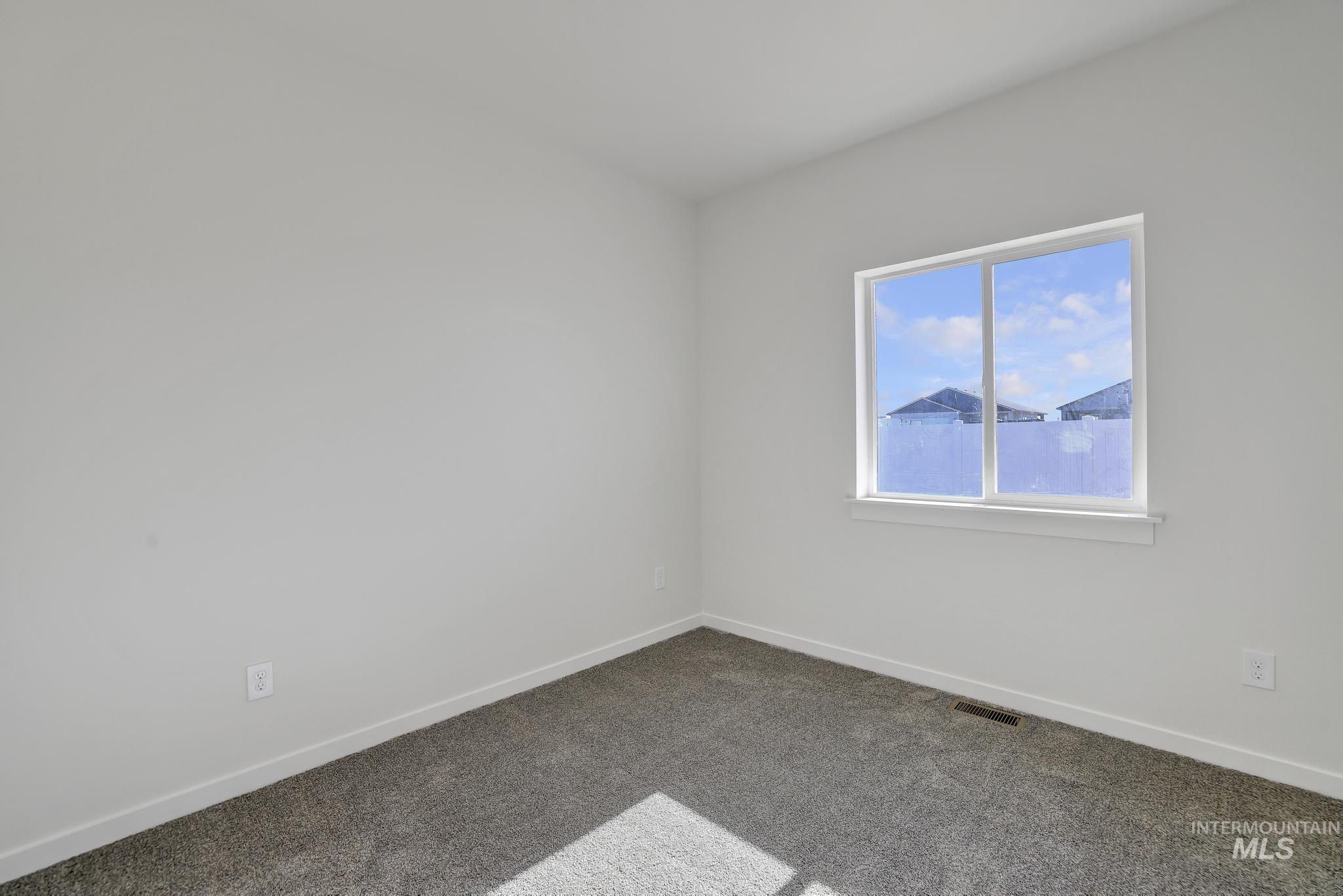 2010 Regan St, Jerome, Idaho 83338-1600, 4 Bedrooms, 2 Bathrooms, Residential For Sale, Price $399,900, 98986973