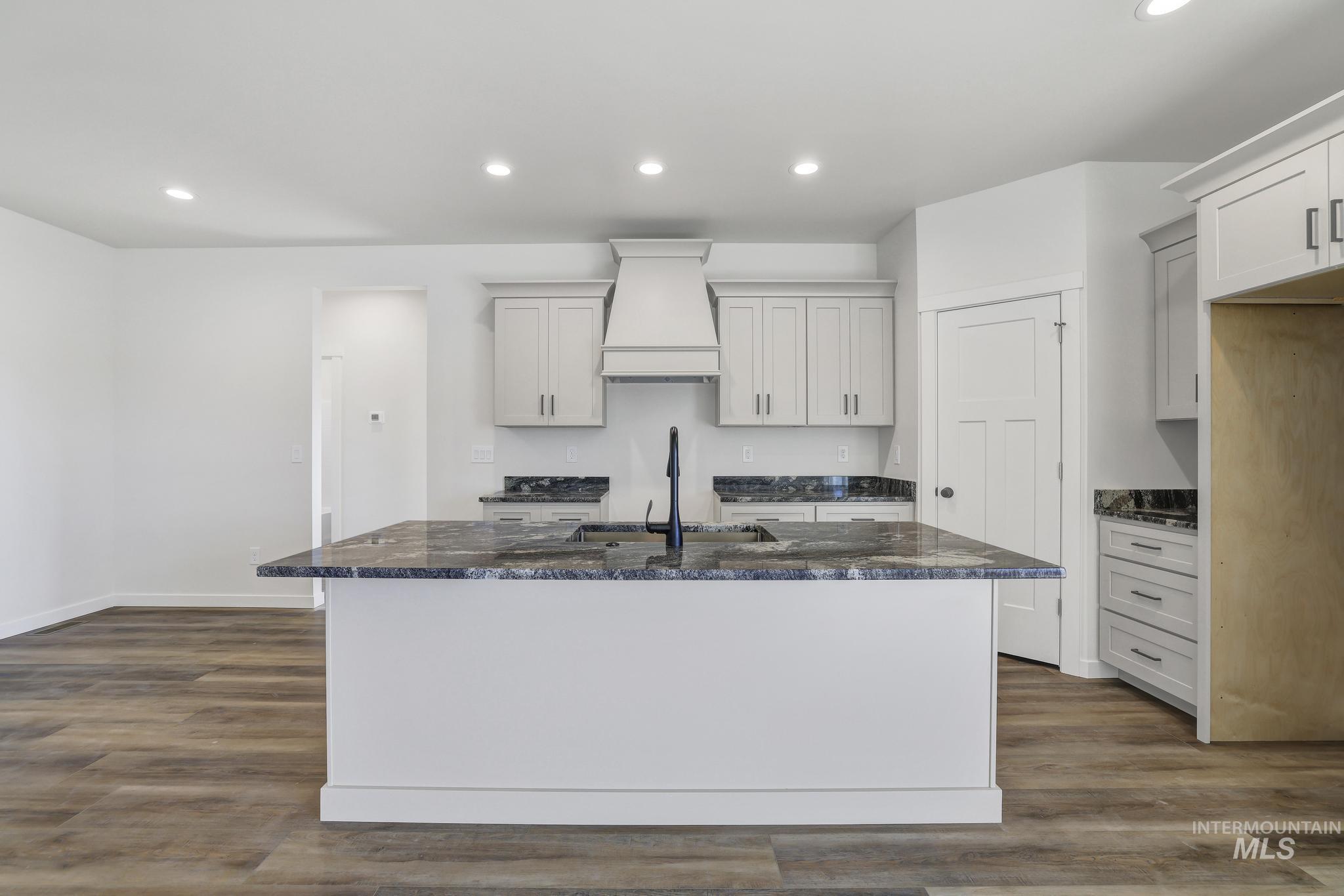 2010 Regan St, Jerome, Idaho 83338-1600, 4 Bedrooms, 2 Bathrooms, Residential For Sale, Price $399,900, 98986973