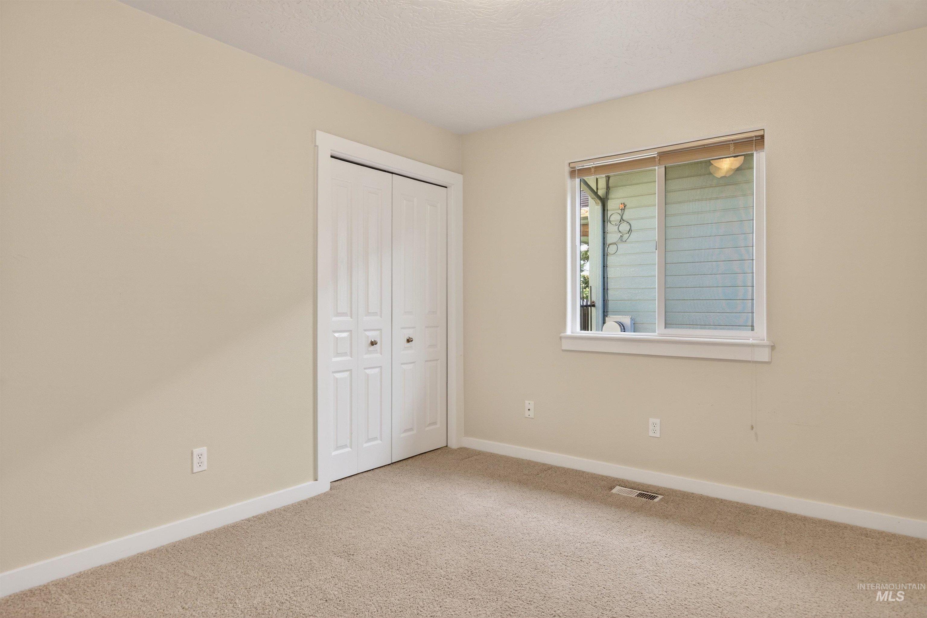 6914 E Greens Drive, Nampa, Idaho 83687, 3 Bedrooms, 2 Bathrooms, Residential For Sale, Price $389,900, 98986976