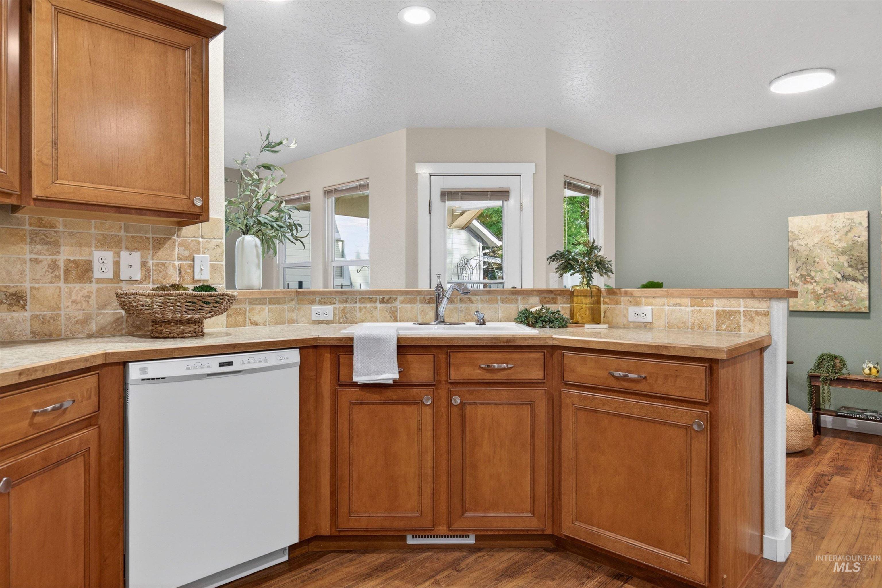 6914 E Greens Drive, Nampa, Idaho 83687, 3 Bedrooms, 2 Bathrooms, Residential For Sale, Price $389,900, 98986976