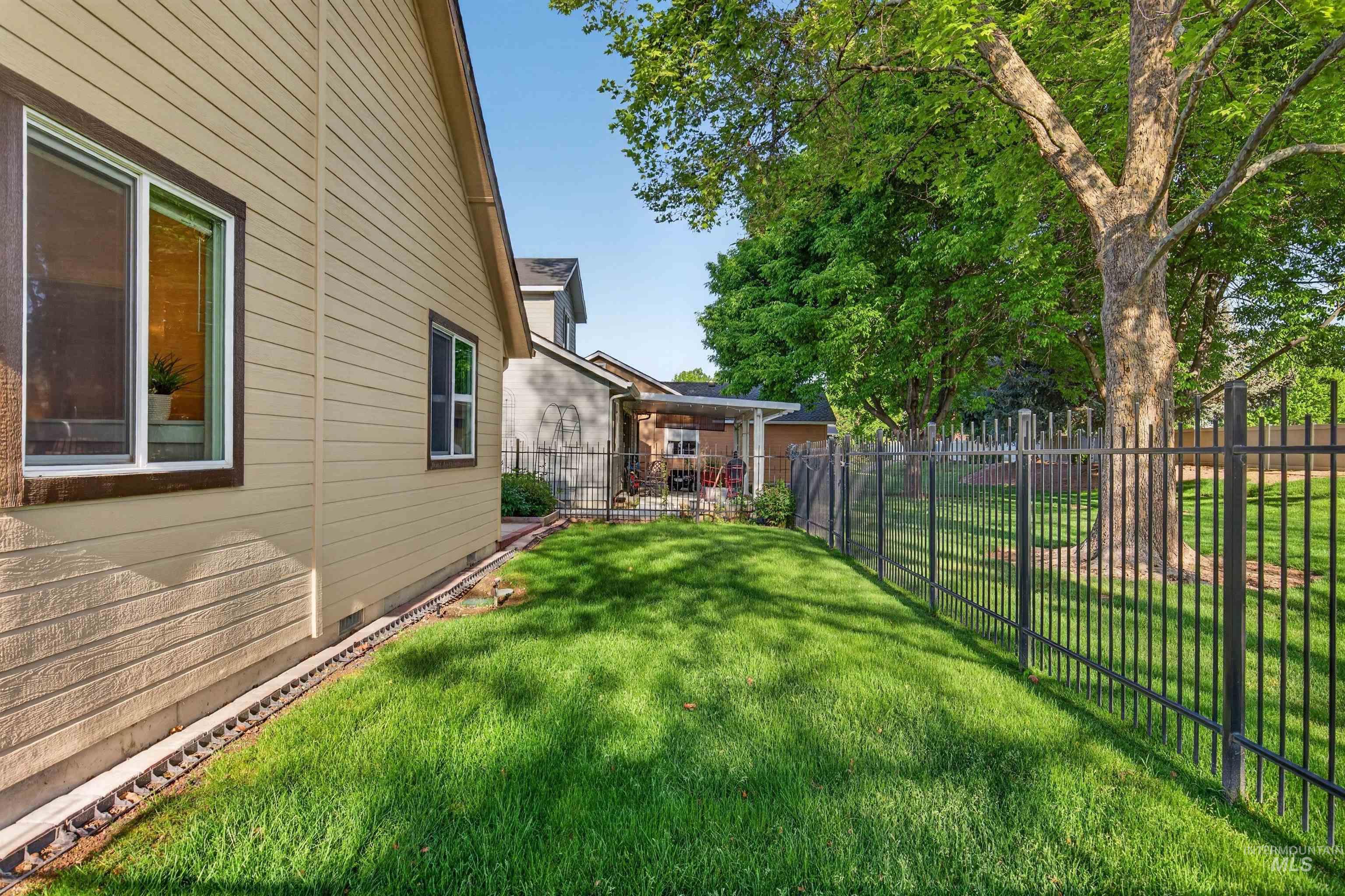 6914 E Greens Drive, Nampa, Idaho 83687, 3 Bedrooms, 2 Bathrooms, Residential For Sale, Price $389,900, 98986976