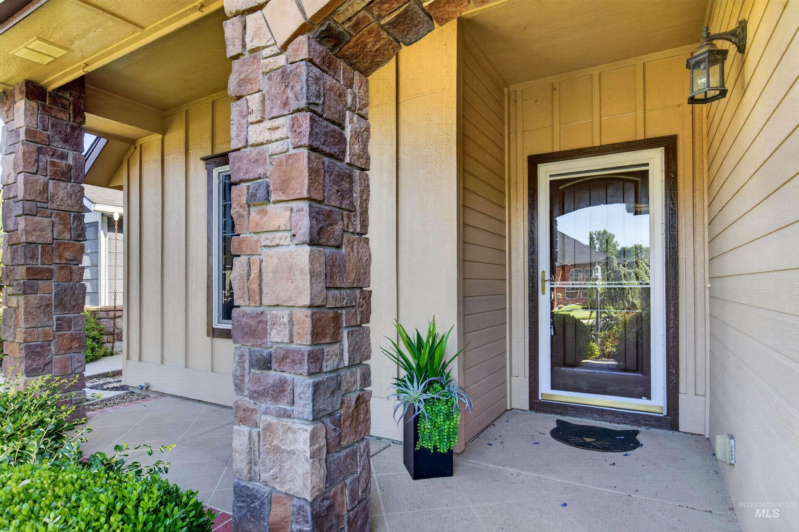 6914 E Greens Drive, Nampa, Idaho 83687, 3 Bedrooms, 2 Bathrooms, Residential For Sale, Price $389,900, 98986976