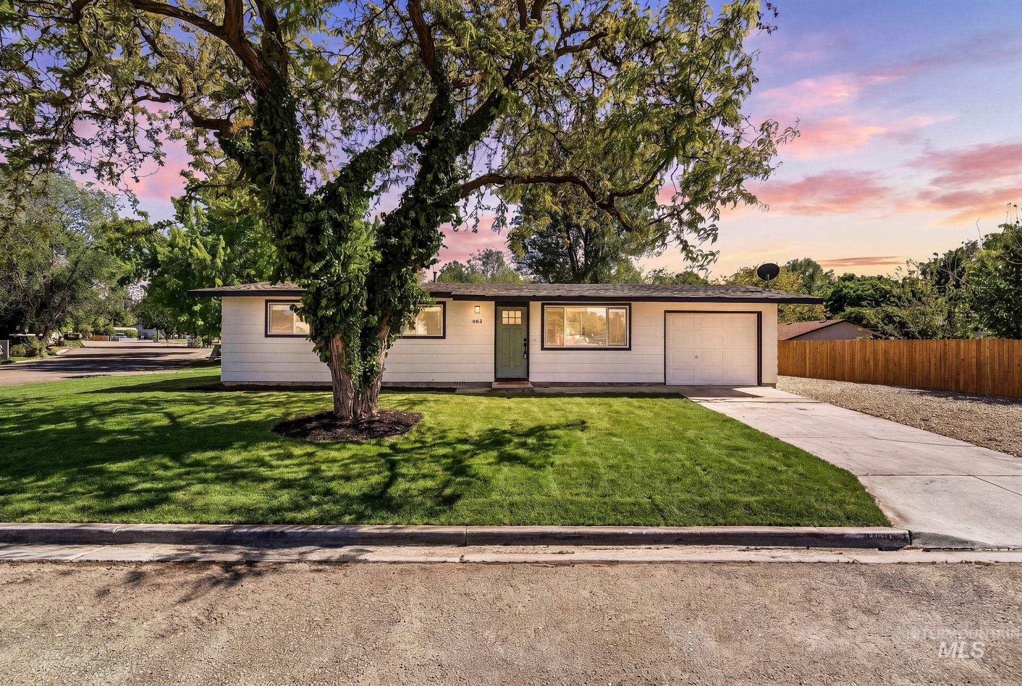 803 Smith Ave, Nampa, Idaho 83651, 3 Bedrooms, 1 Bathroom, Residential For Sale, Price $339,990, 98986979