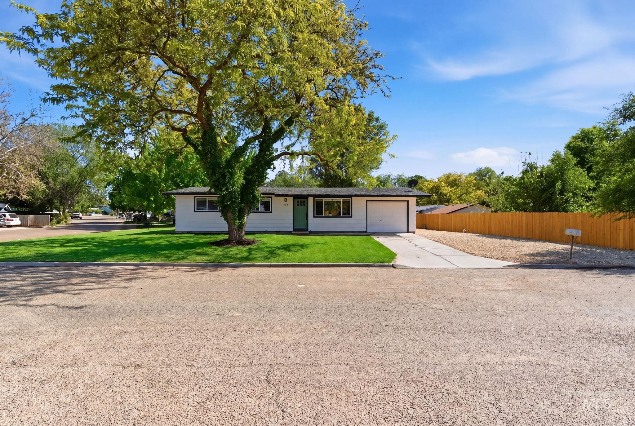 803 Smith Ave, Nampa, Idaho 83651, 3 Bedrooms, 1 Bathroom, Residential For Sale, Price $339,990, 98986979