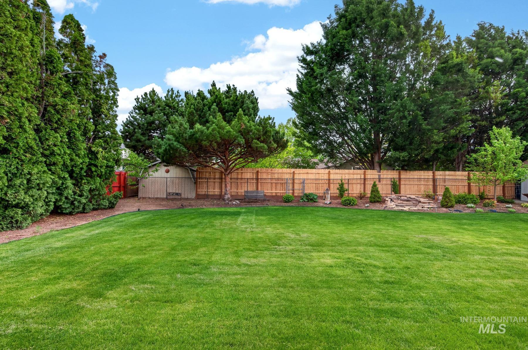 525 Donna Drive, Nampa, Idaho 83686-8861, 5 Bedrooms, 3 Bathrooms, Residential For Sale, Price $594,900, 98986980
