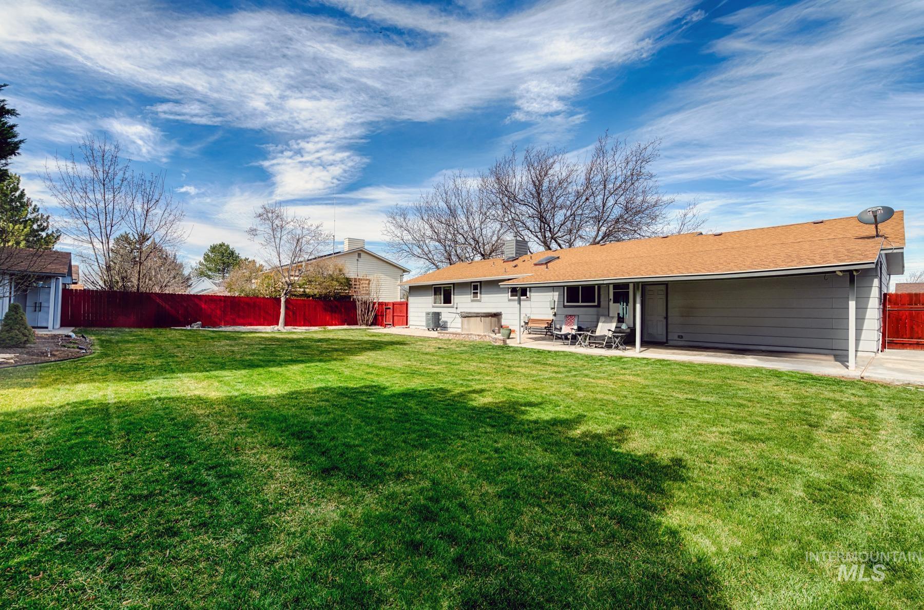525 Donna Drive, Nampa, Idaho 83686-8861, 5 Bedrooms, 3 Bathrooms, Residential For Sale, Price $594,900, 98986980