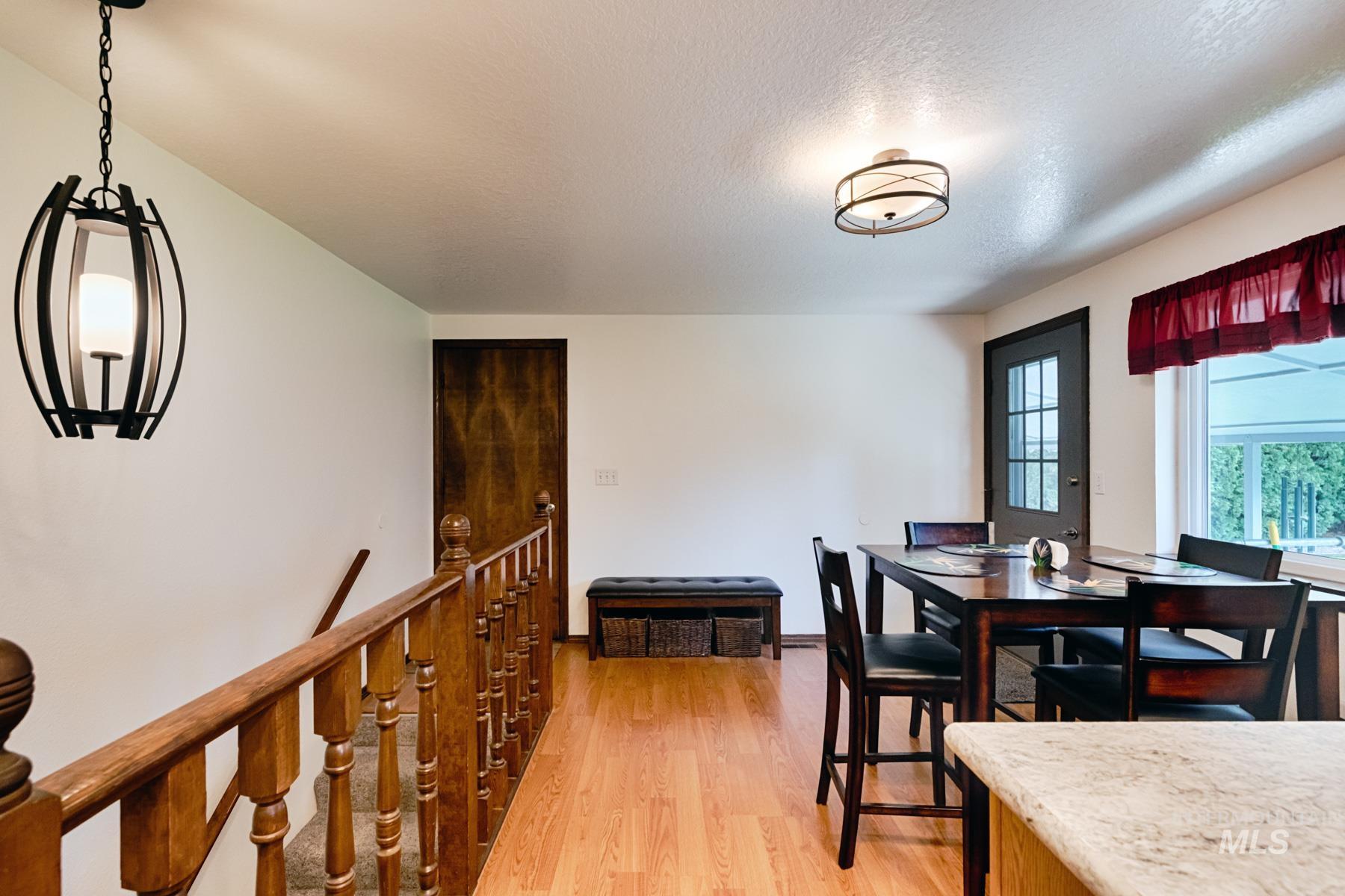 525 Donna Drive, Nampa, Idaho 83686-8861, 5 Bedrooms, 3 Bathrooms, Residential For Sale, Price $594,900, 98986980