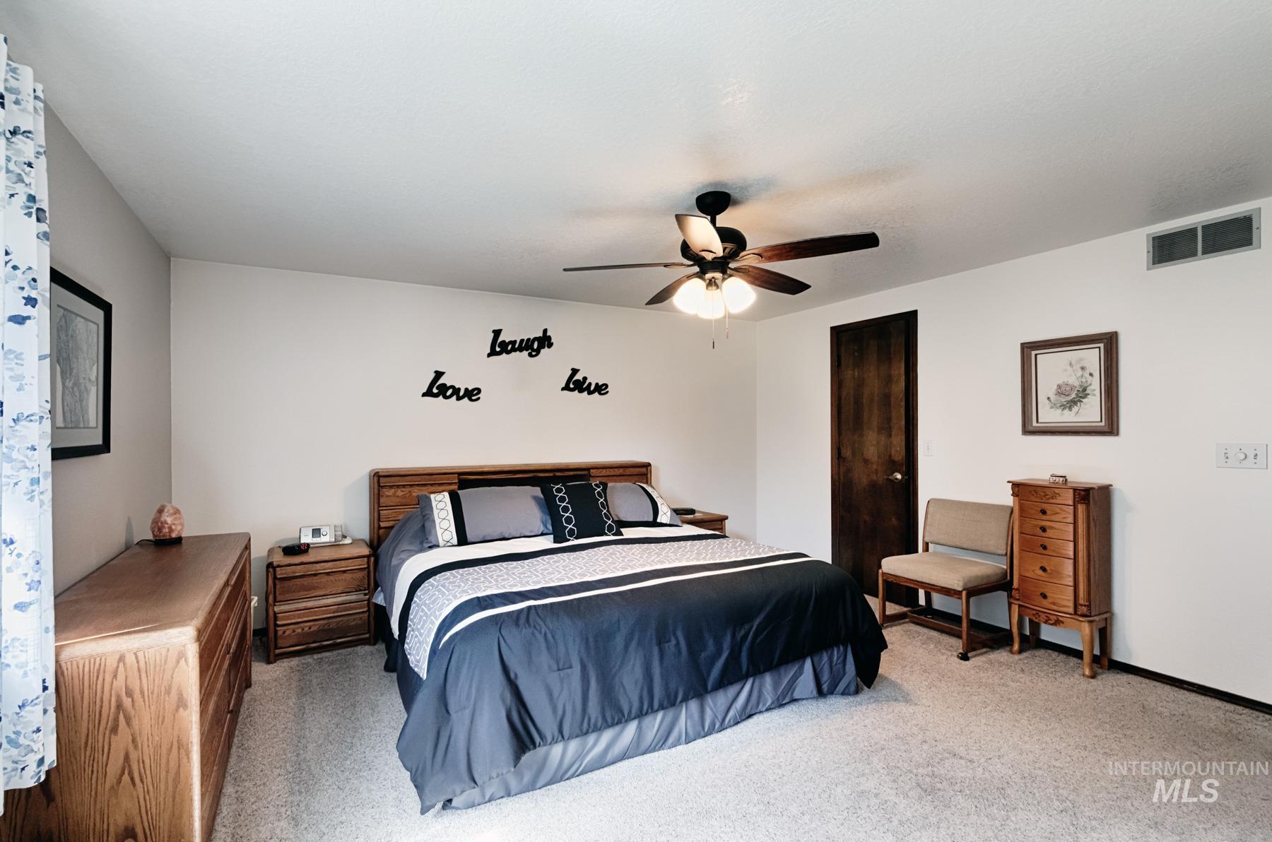 525 Donna Drive, Nampa, Idaho 83686-8861, 5 Bedrooms, 3 Bathrooms, Residential For Sale, Price $594,900, 98986980