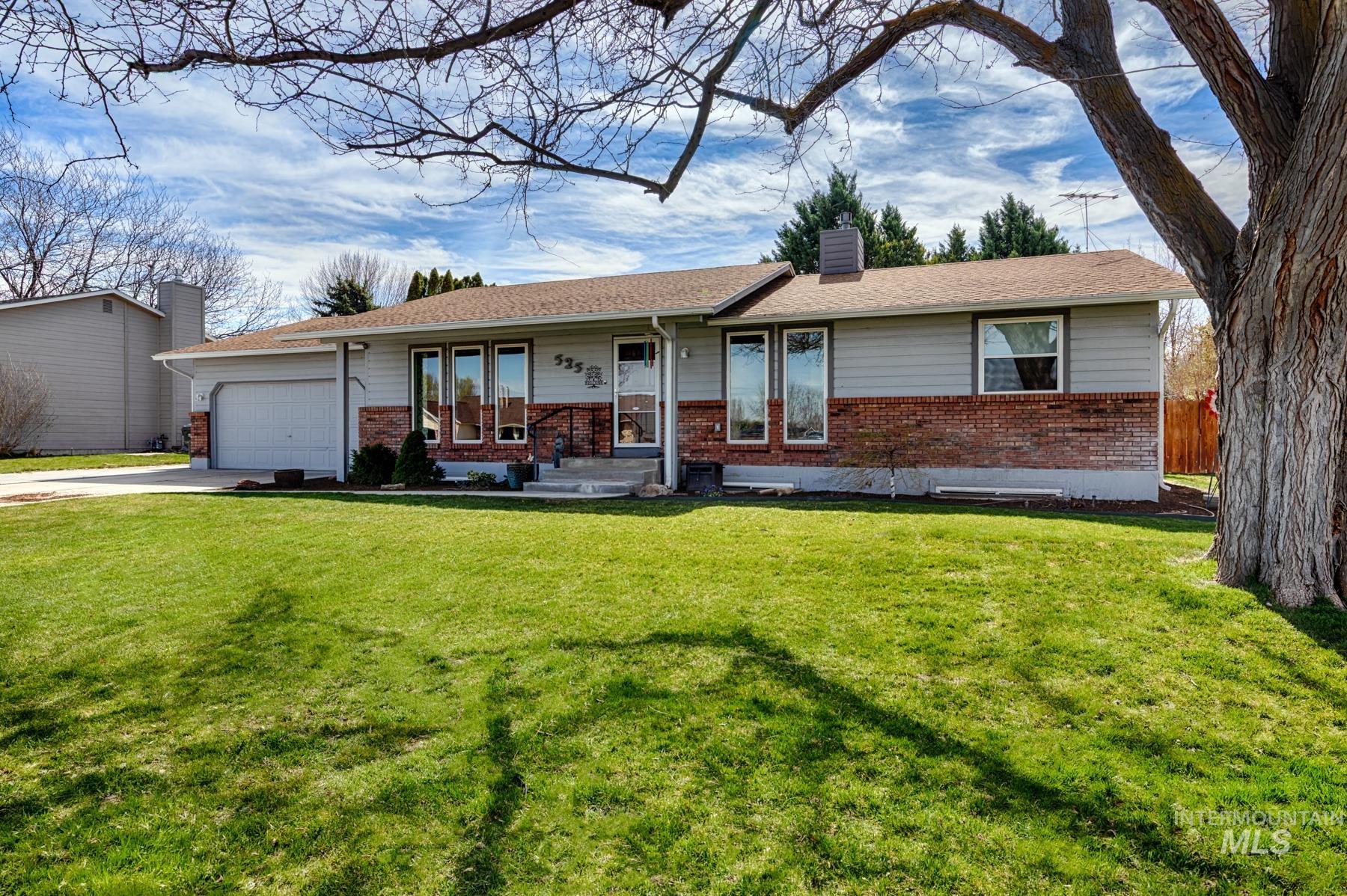 525 Donna Drive, Nampa, Idaho 83686-8861, 5 Bedrooms, 3 Bathrooms, Residential For Sale, Price $594,900, 98986980