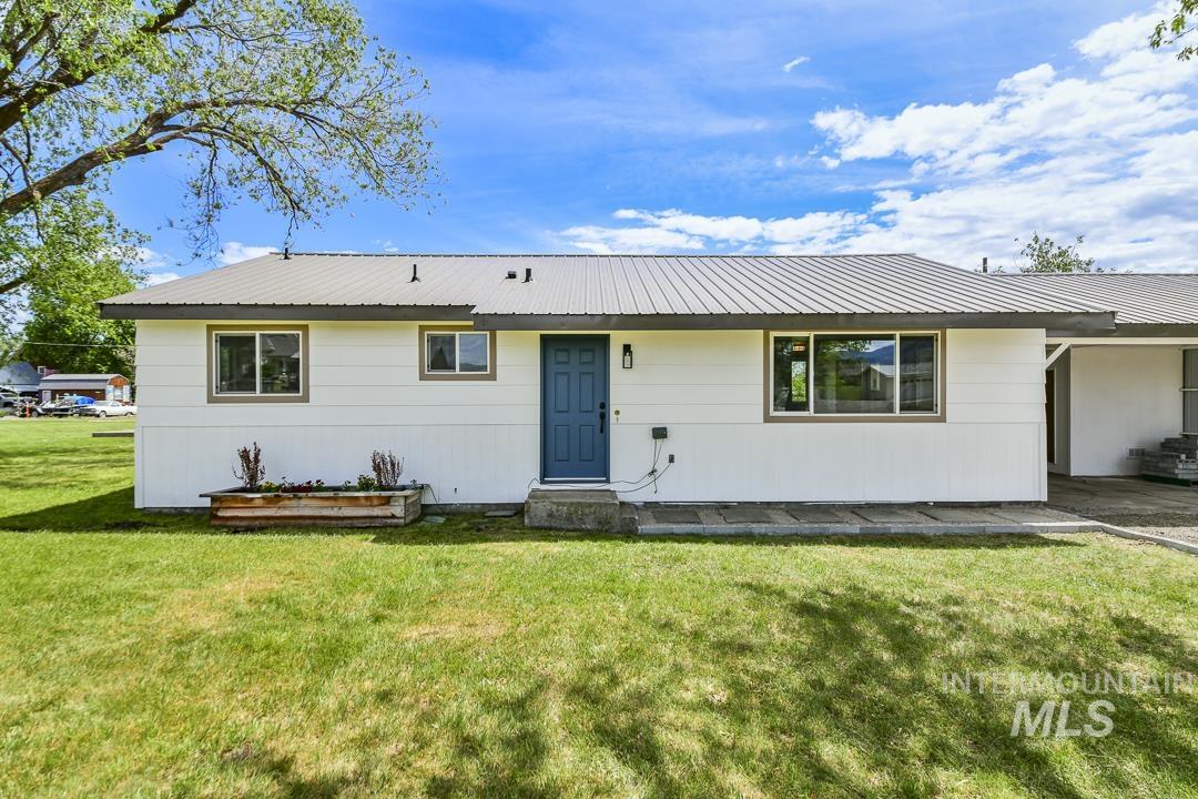 40 N 5th Street, Cambridge, Idaho 83610, 3 Bedrooms, 1.5 Bathrooms, Residential For Sale, Price $279,900, 98986981