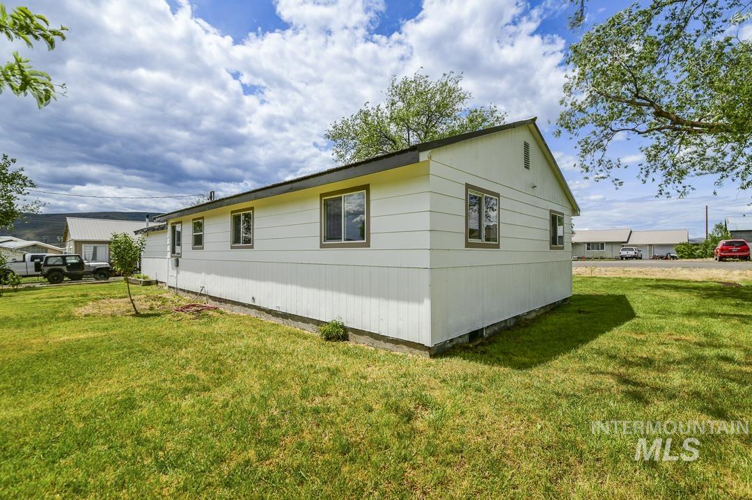 40 N 5th Street, Cambridge, Idaho 83610, 3 Bedrooms, 1.5 Bathrooms, Residential For Sale, Price $279,900, 98986981