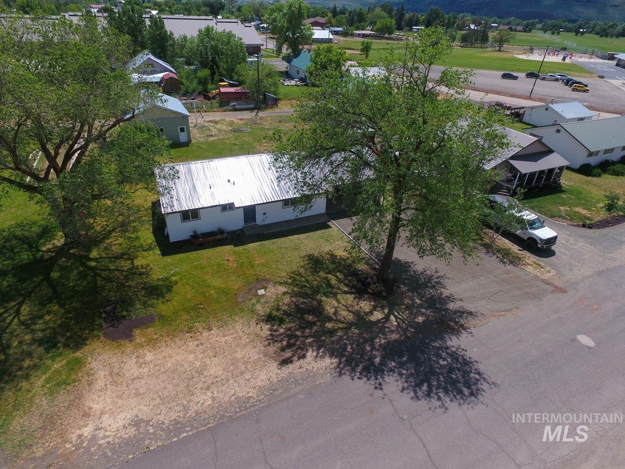 40 N 5th Street, Cambridge, Idaho 83610, 3 Bedrooms, 1.5 Bathrooms, Residential For Sale, Price $279,900, 98986981