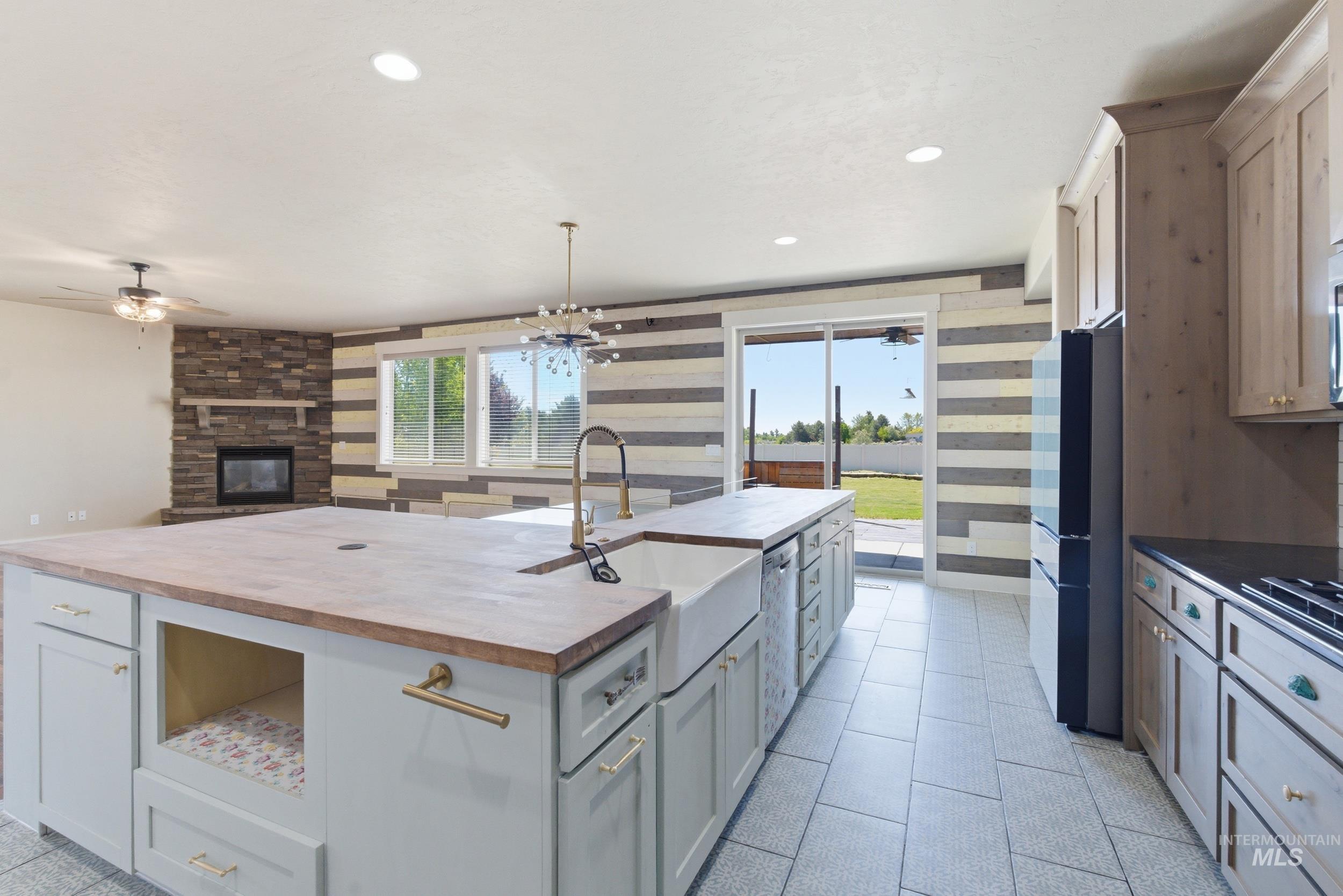 287 W Hidden Meadow Way, Middleton, Idaho 83644-5711, 3 Bedrooms, 2.5 Bathrooms, Residential For Sale, Price $799,900, 98986982