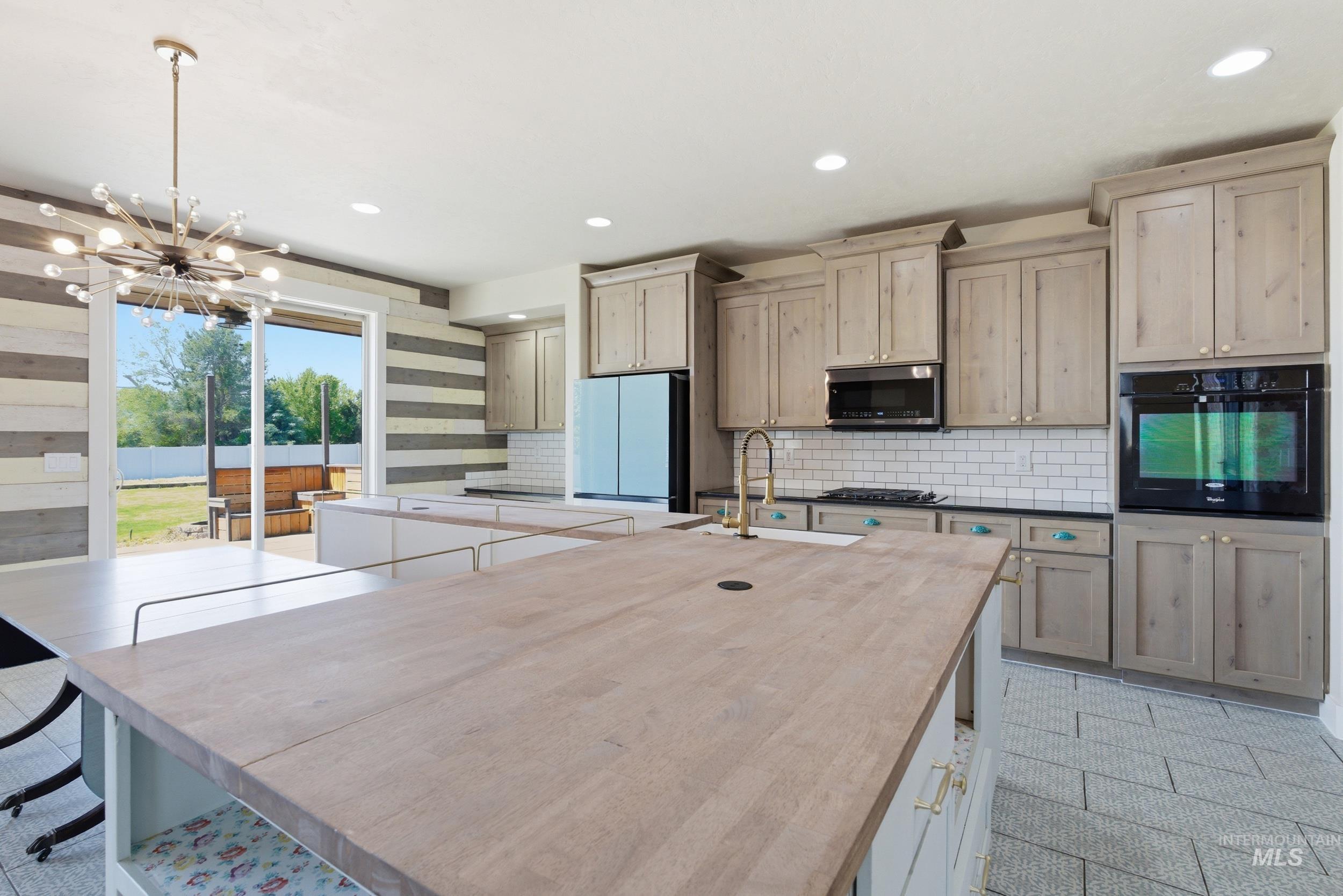 287 W Hidden Meadow Way, Middleton, Idaho 83644-5711, 3 Bedrooms, 2.5 Bathrooms, Residential For Sale, Price $799,900, 98986982
