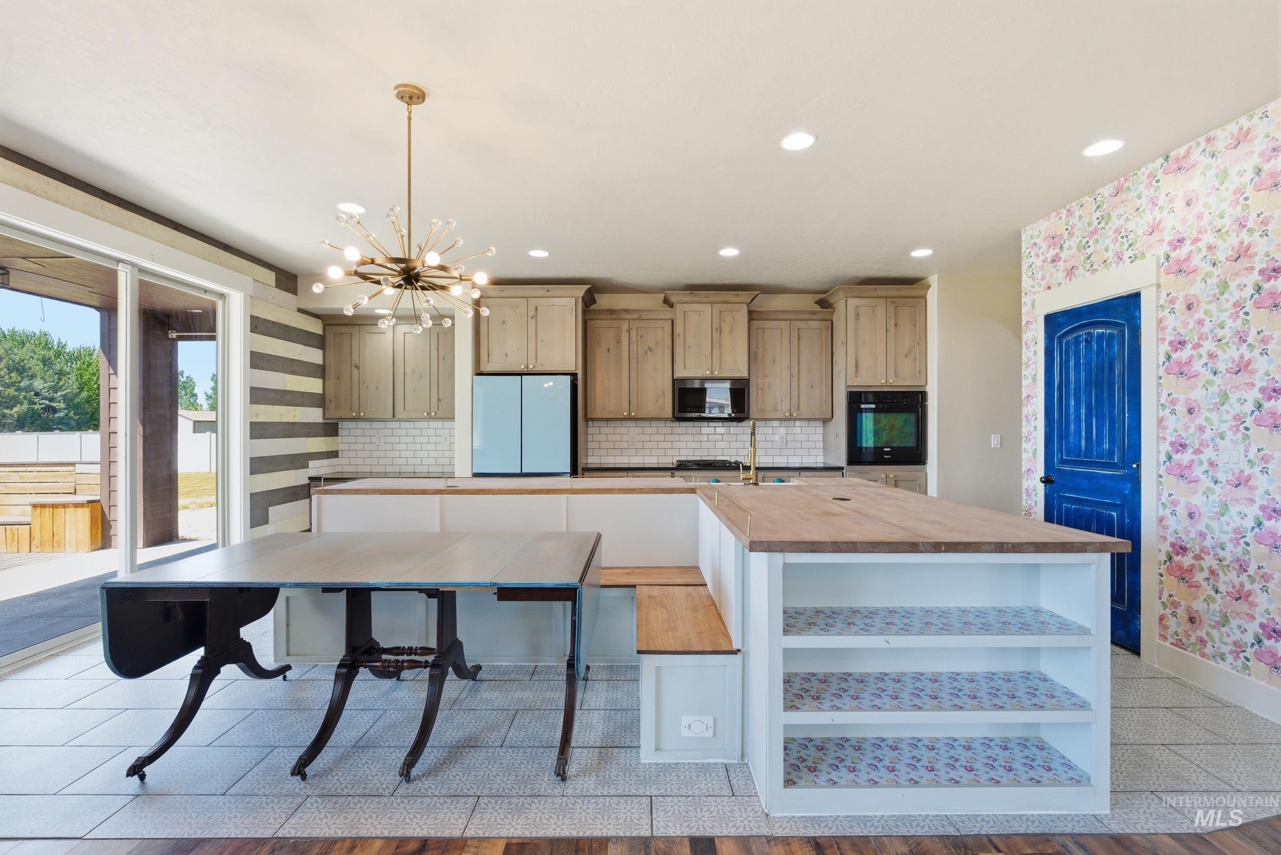 287 W Hidden Meadow Way, Middleton, Idaho 83644-5711, 3 Bedrooms, 2.5 Bathrooms, Residential For Sale, Price $799,900, 98986982