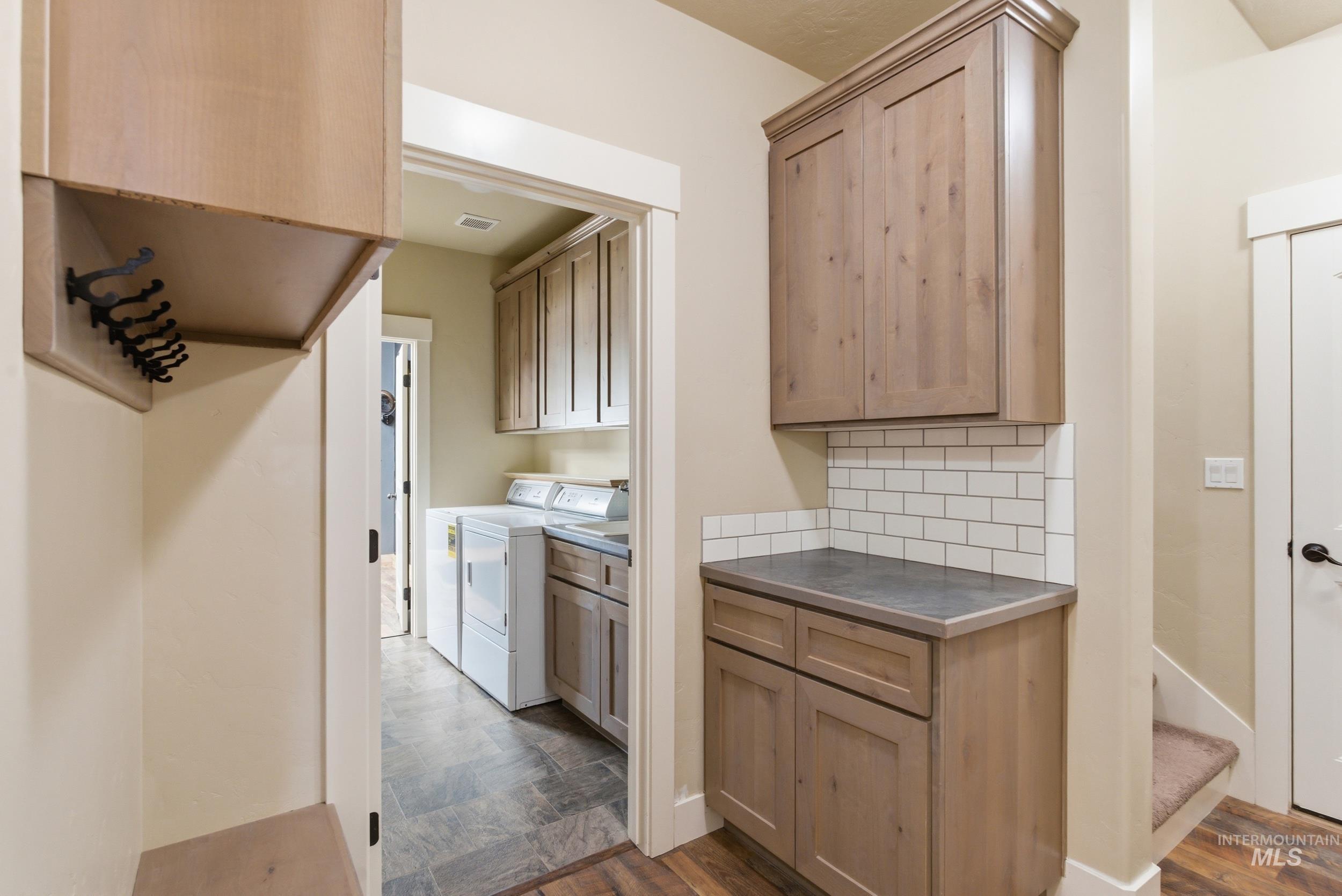 287 W Hidden Meadow Way, Middleton, Idaho 83644-5711, 3 Bedrooms, 2.5 Bathrooms, Residential For Sale, Price $799,900, 98986982