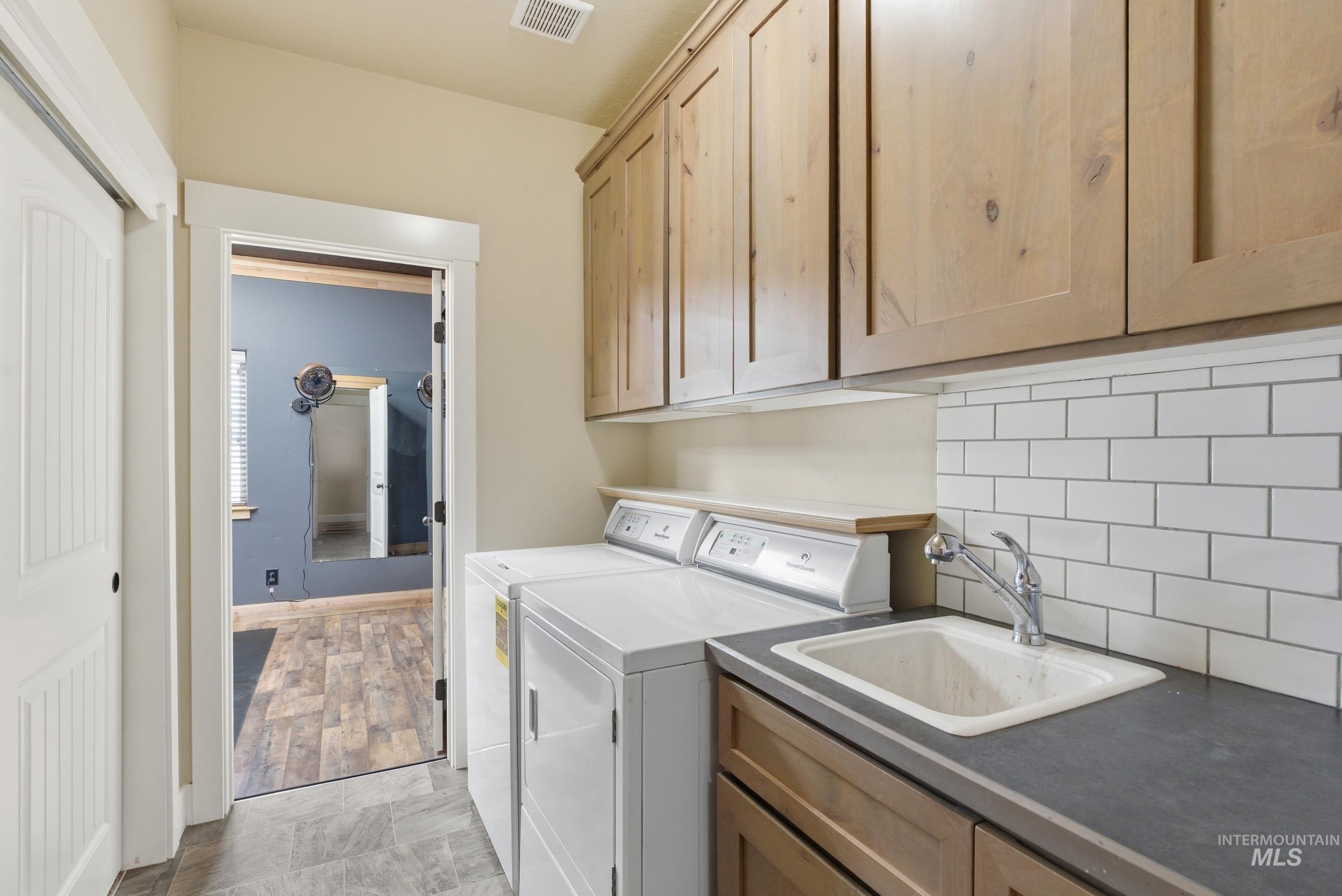 287 W Hidden Meadow Way, Middleton, Idaho 83644-5711, 3 Bedrooms, 2.5 Bathrooms, Residential For Sale, Price $799,900, 98986982