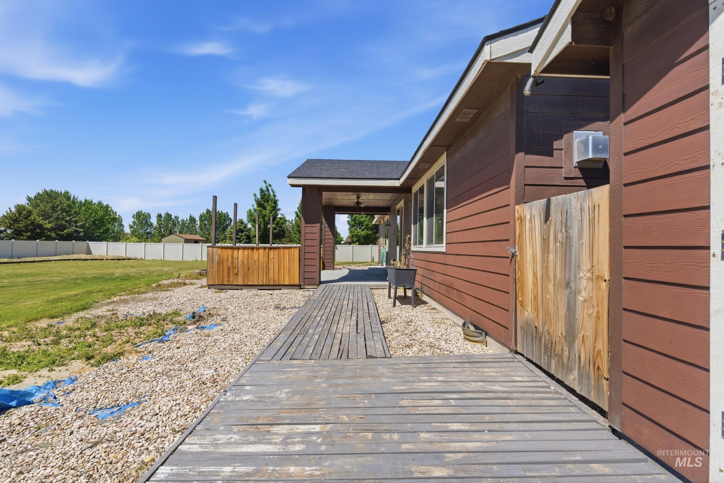 287 W Hidden Meadow Way, Middleton, Idaho 83644-5711, 3 Bedrooms, 2.5 Bathrooms, Residential For Sale, Price $799,900, 98986982