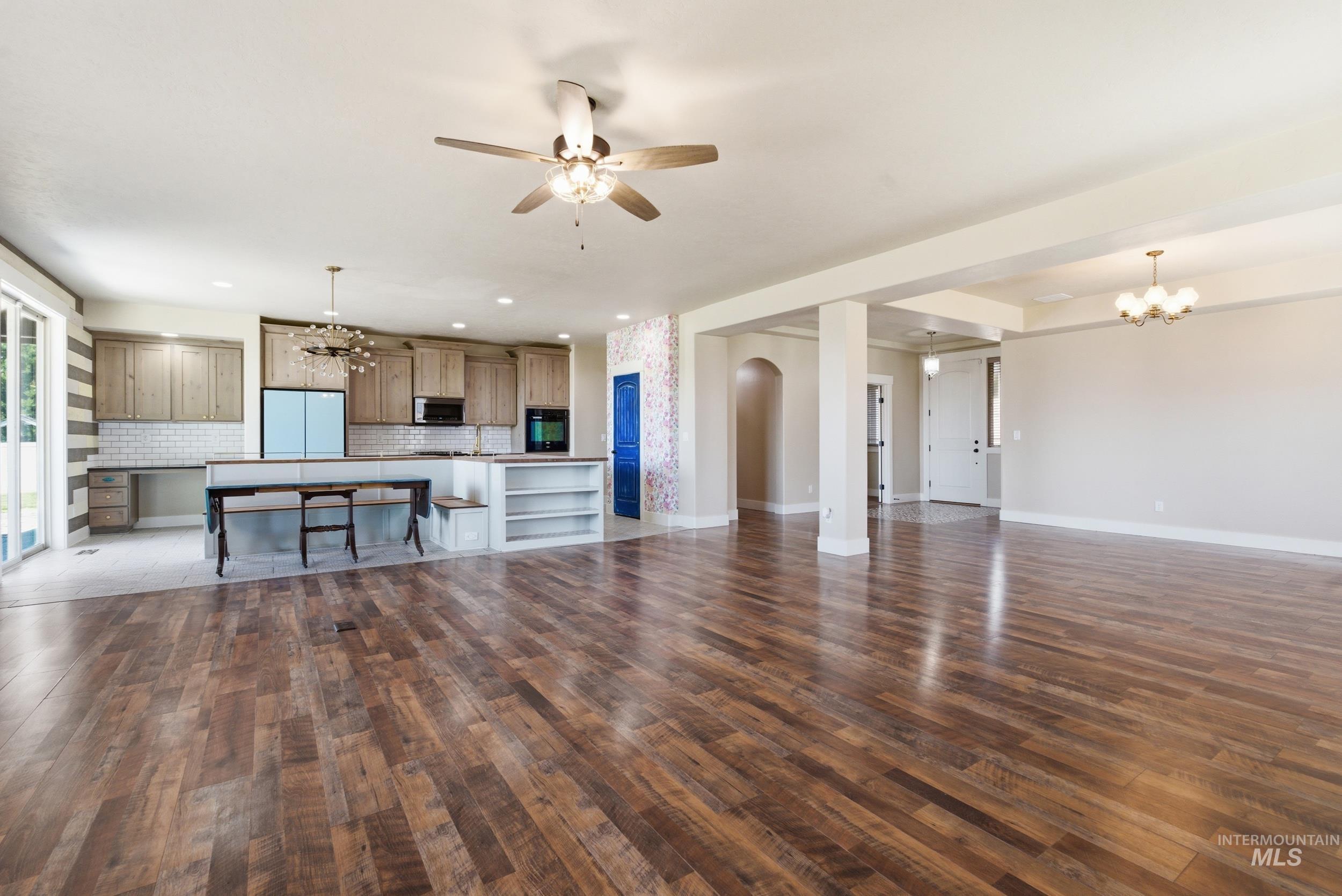 287 W Hidden Meadow Way, Middleton, Idaho 83644-5711, 3 Bedrooms, 2.5 Bathrooms, Residential For Sale, Price $799,900, 98986982