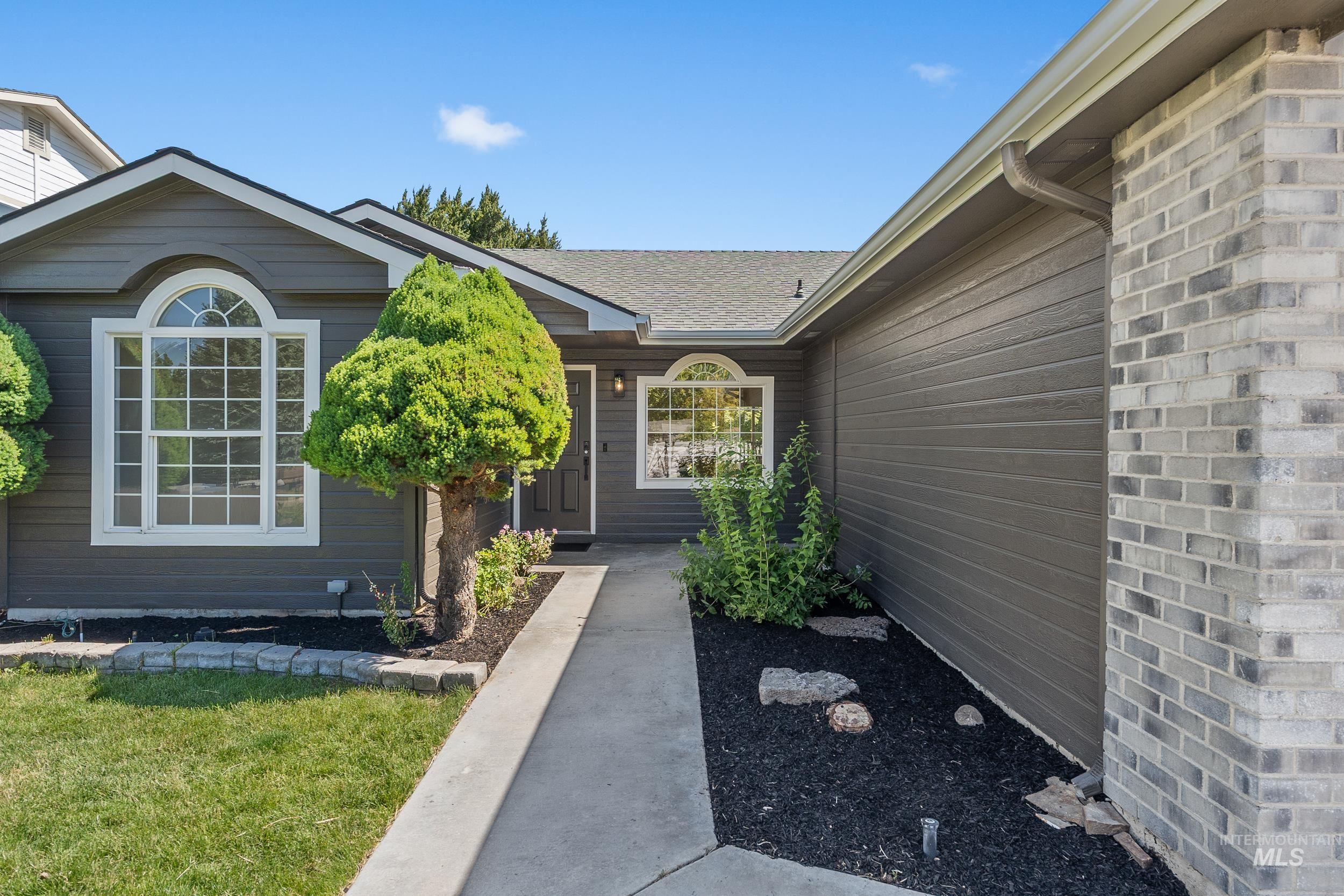 94 S Greenscape Lane, Nampa, Idaho 83687, 3 Bedrooms, 3 Bathrooms, Residential For Sale, Price $439,900, 98986986