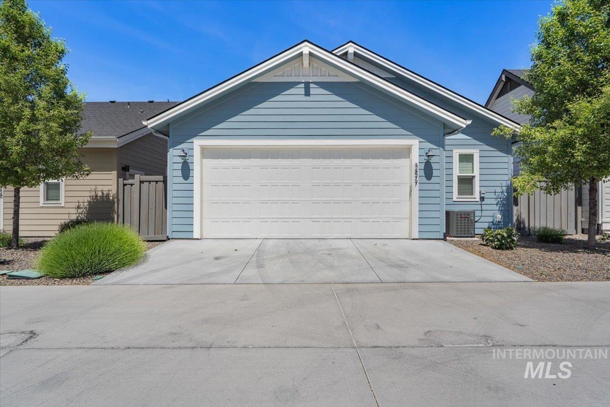 3477 E Kalinga Ln, Meridian, Idaho 83642, 2 Bedrooms, 2 Bathrooms, Residential For Sale, Price $569,900, 98986987