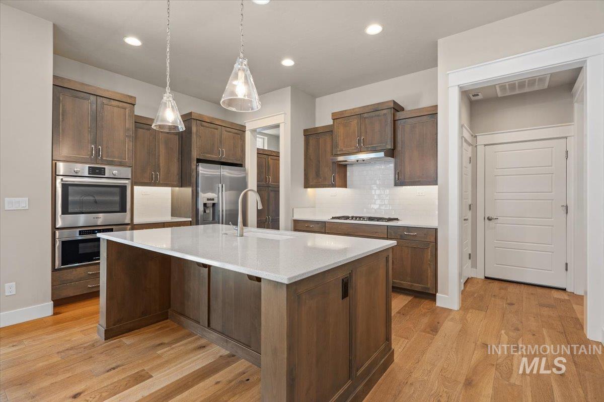 3477 E Kalinga Ln, Meridian, Idaho 83642, 2 Bedrooms, 2 Bathrooms, Residential For Sale, Price $569,900, 98986987