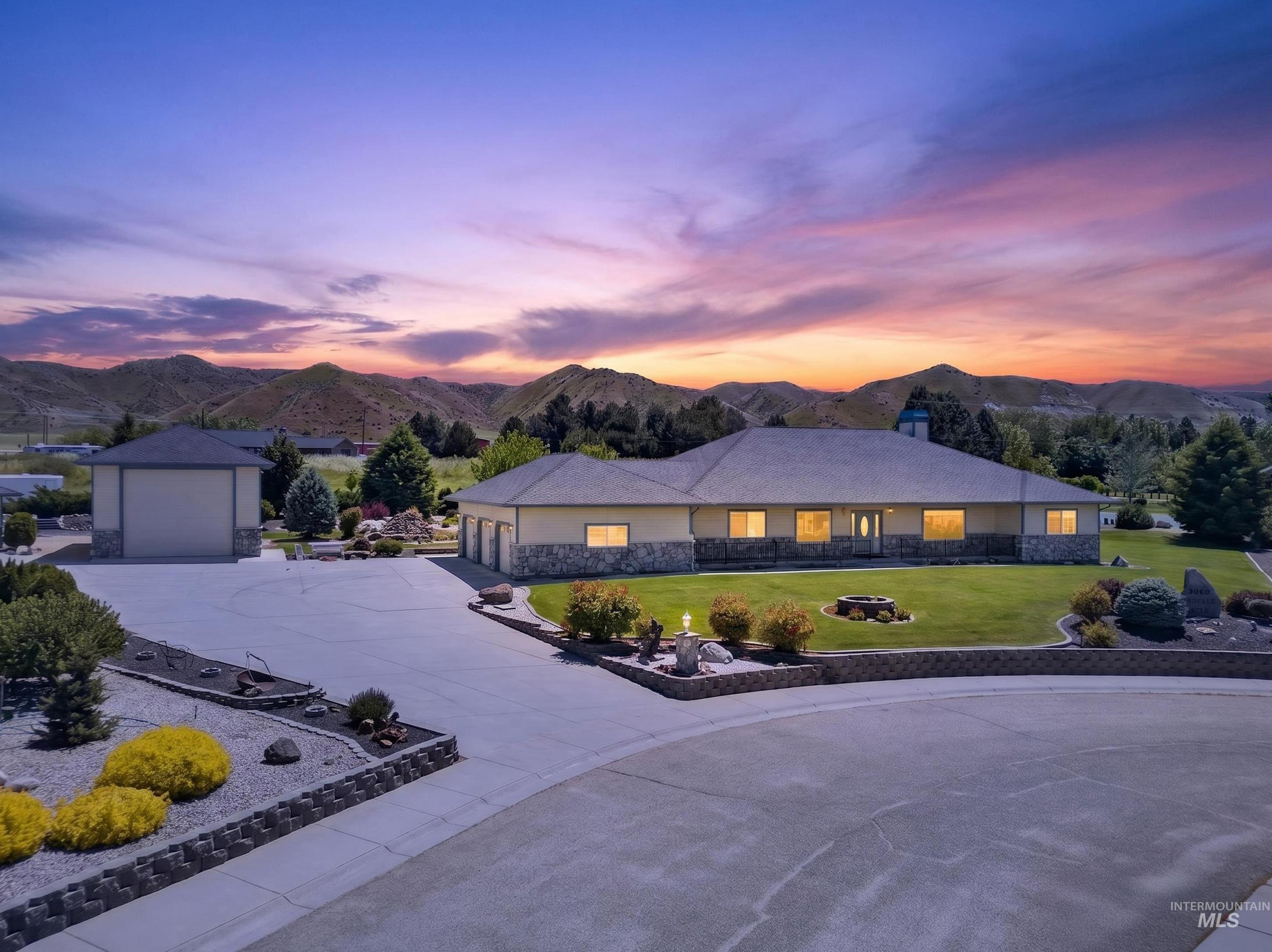 3060 Windfall Cir, Emmett, Idaho 83617-9098, 4 Bedrooms, 3 Bathrooms, Residential For Sale, Price $1,125,000, 98986991