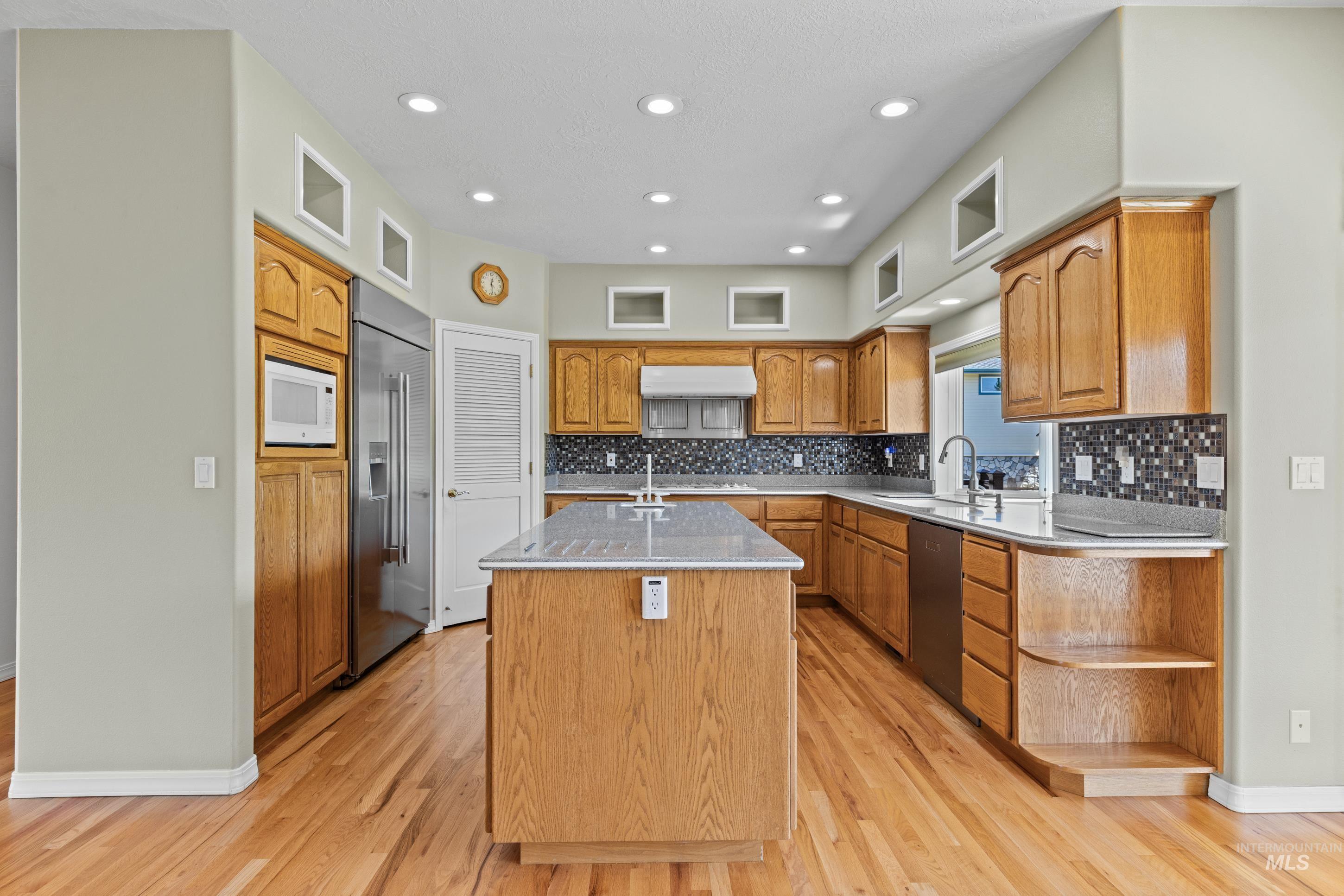 3060 Windfall Cir, Emmett, Idaho 83617-9098, 4 Bedrooms, 3 Bathrooms, Residential For Sale, Price $1,125,000, 98986991